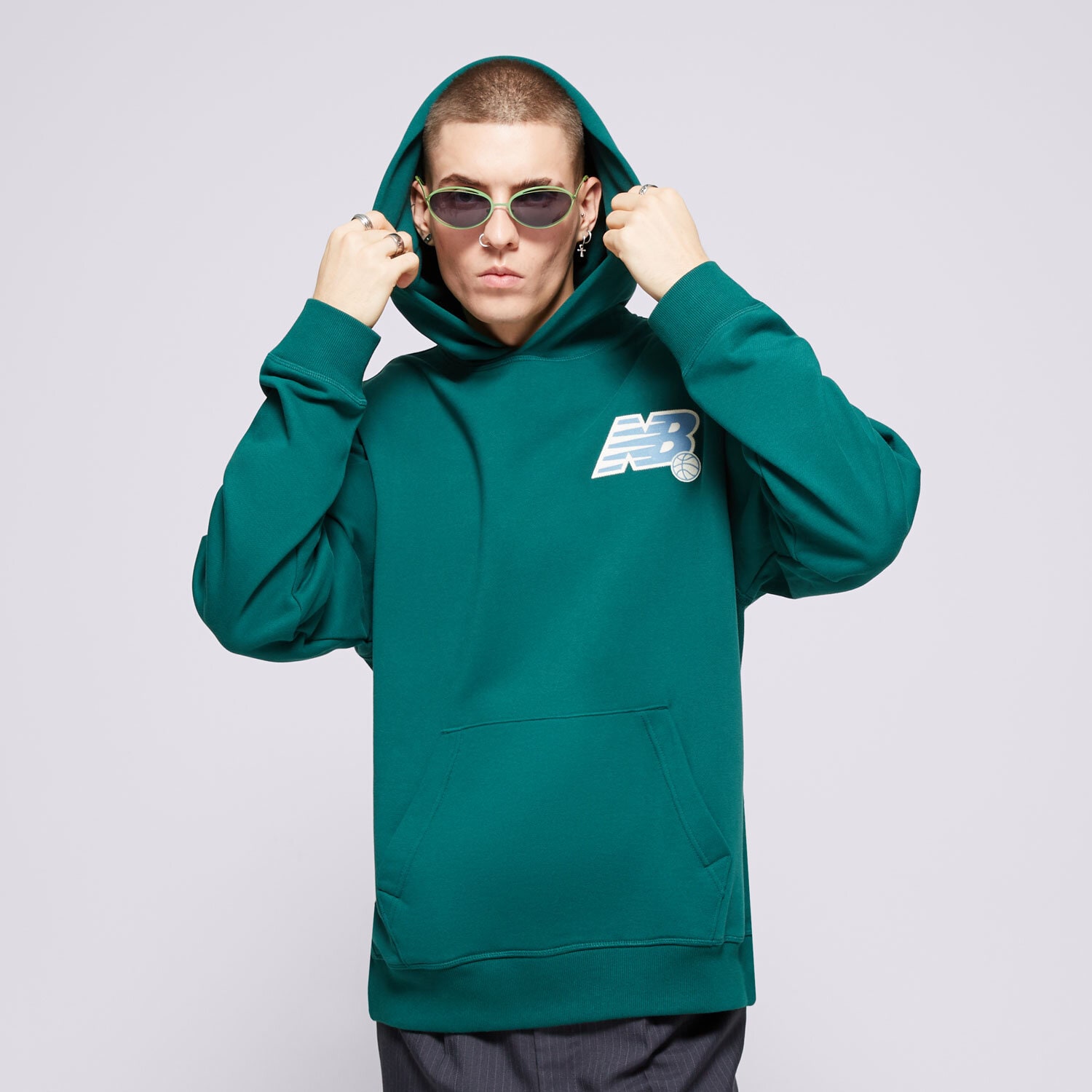 Bluza męska NEW BALANCE BLUZA Z KAPTUREM ATHLETICS RELAXED LEAGUE MT43563MHN ZIELONY