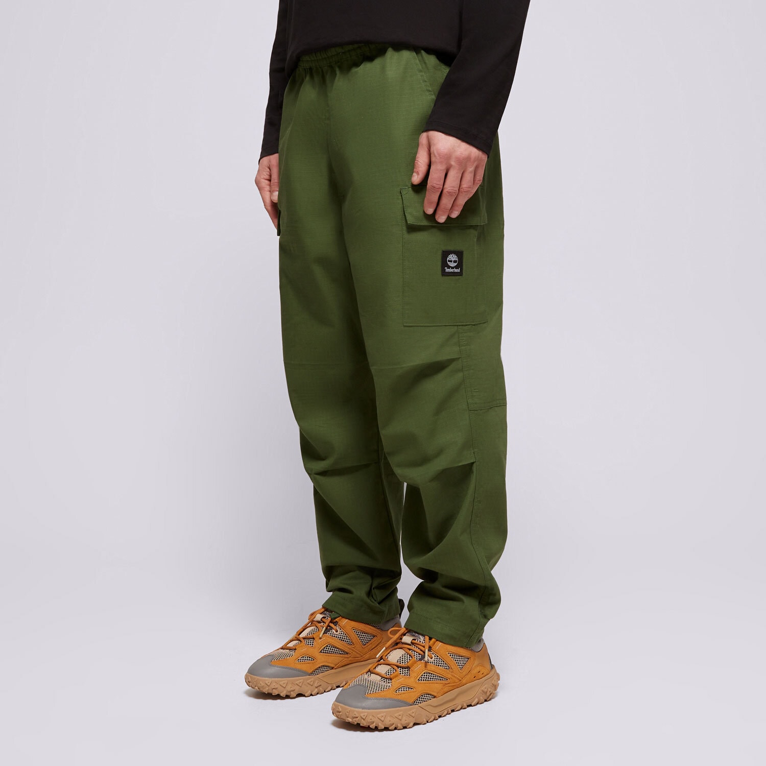 Spodnie sportowe męskie TIMBERLAND SPODNIE WOVEN BADGE RIPSTOP CARGO PANT TB0A656FEIN1 KHAKI