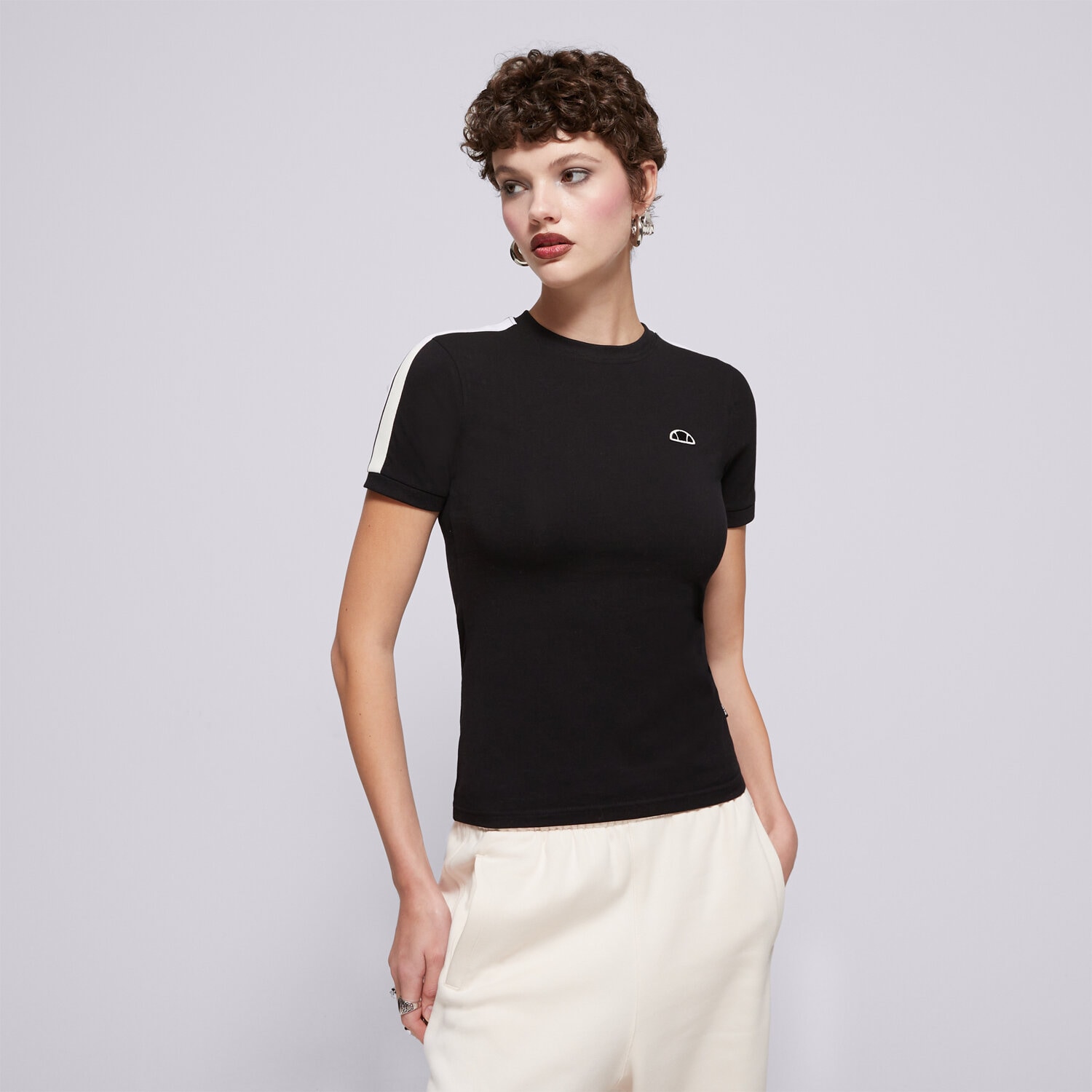 Koszulka, t-shirt damski ELLESSE T-SHIRT ZECORA TEE BLK SGX21038011 CZARNY