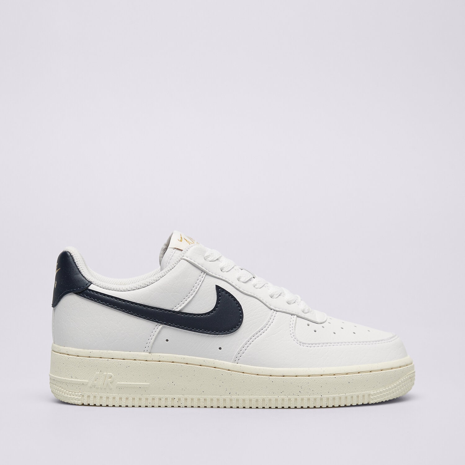 Buty sneakersy damskie NIKE W AIR FORCE 1 '07 NN FZ6768-100 BIAŁY