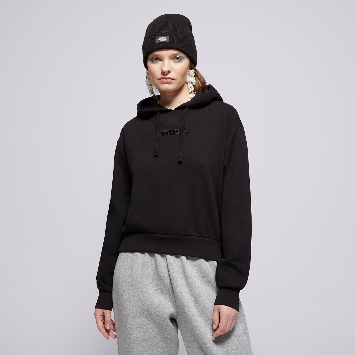 Bluza damska VANS BLUZA Z KAPTUREM W ESSENTIAL FT RLX PO VN000JF6BLK CZARNY
