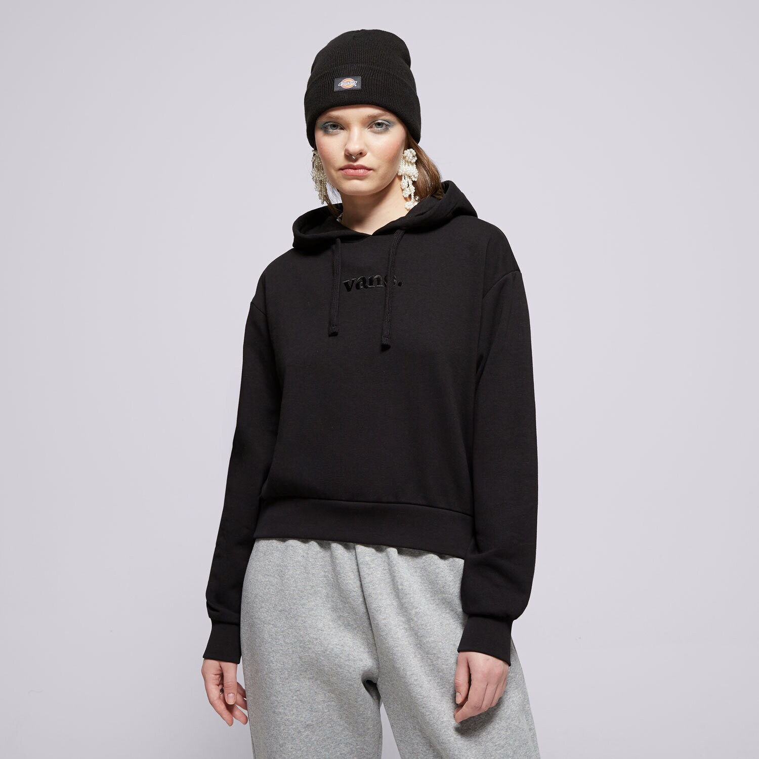 Bluza damska VANS BLUZA Z KAPTUREM W ESSENTIAL FT RLX PO VN000JF6BLK CZARNY