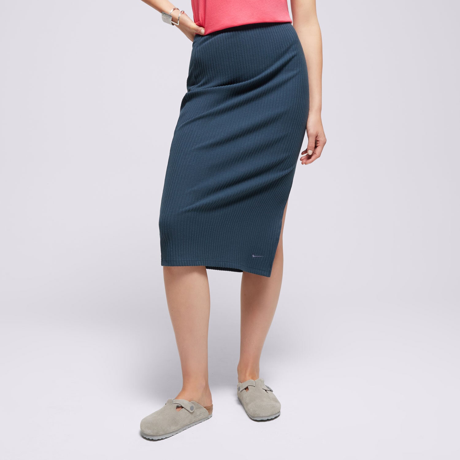 Modna sukienka sportowa NIKE SPÓDNICZKA W NSW NK CHLL KNT RIB MD SKIRT FQ1636-478 GRANATOWY