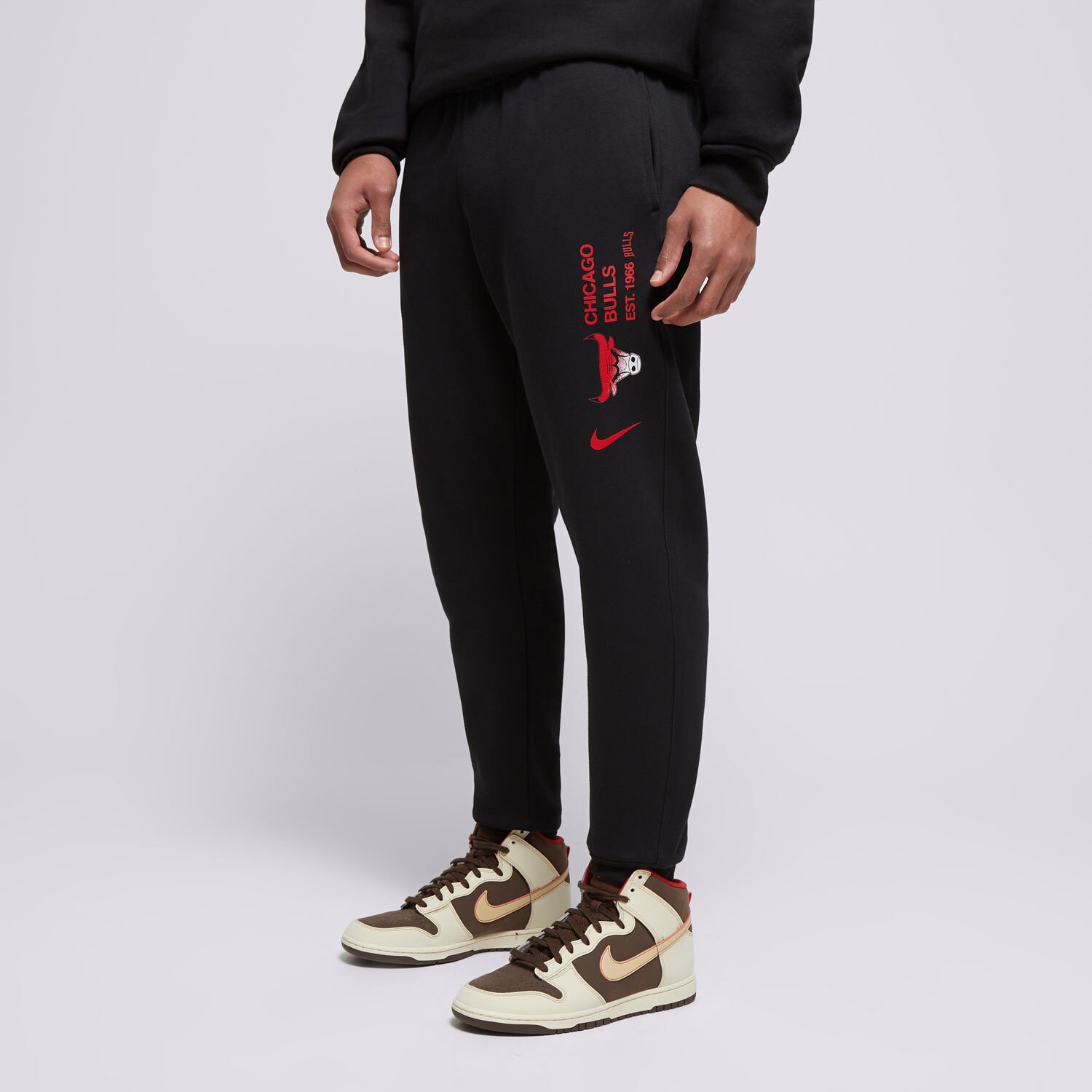 Spodnie sportowe męskie NIKE SPODNIE CHI MNK CLUB JGGR CTS FV3373-010 CZARNY