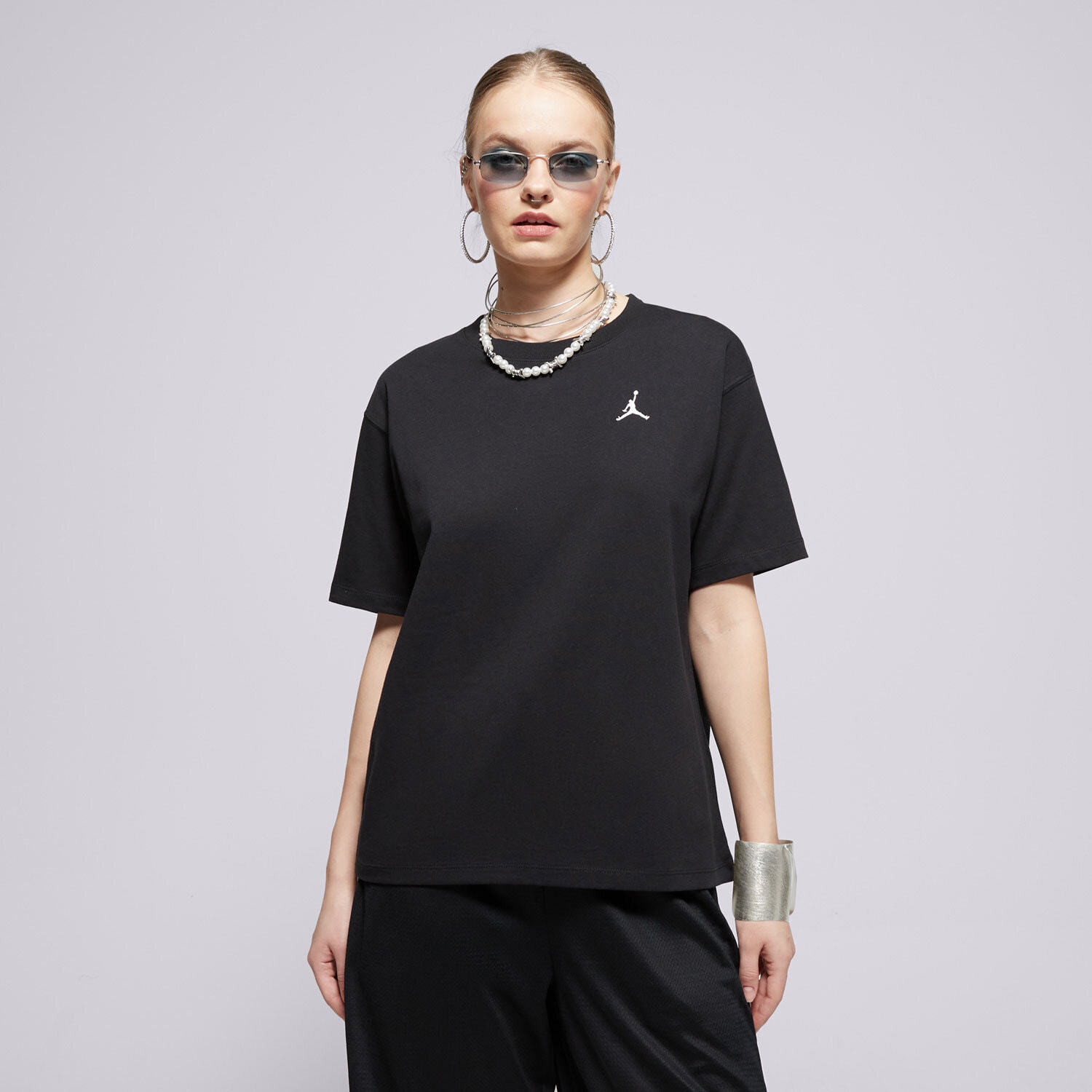 Koszulka, t-shirt damski T SHIRT W JORDAN ESSEN GF TEE CORE 23 BLACK/WHITE HJ5490-010 CZARNY
