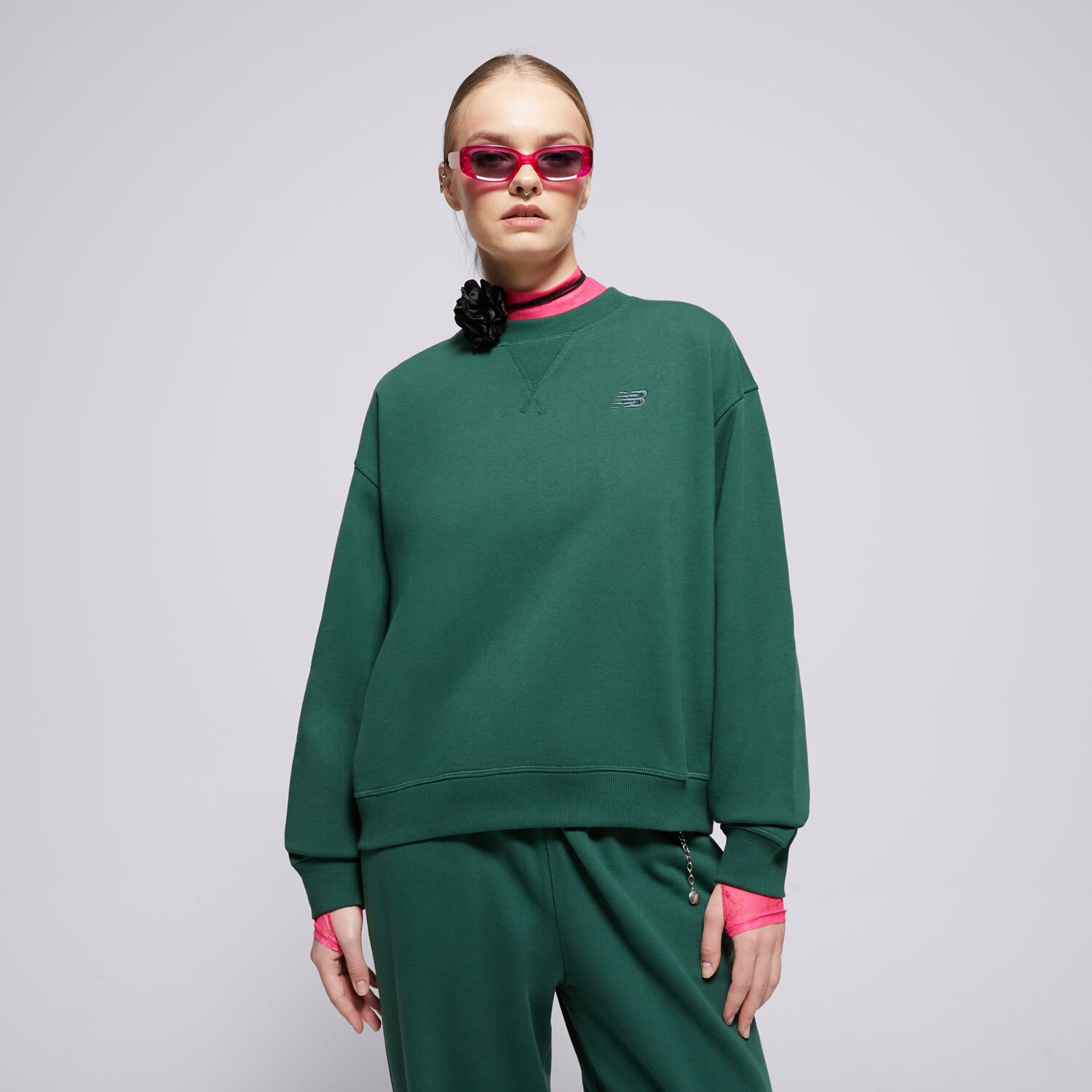 Bluza damska NEW BALANCE BLUZA ATHLETICS FRENCH TERRY CREW WT41500NWG ZIELONY
