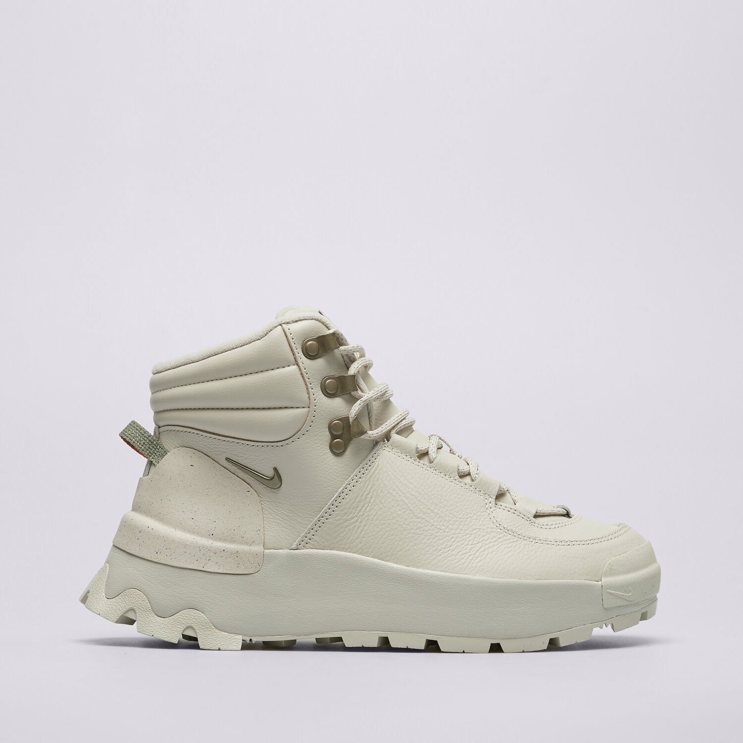 Buty zimowe damskie NIKE CITY CLASSIC BOOT PRM WP FZ8629-100 BEŻOWY