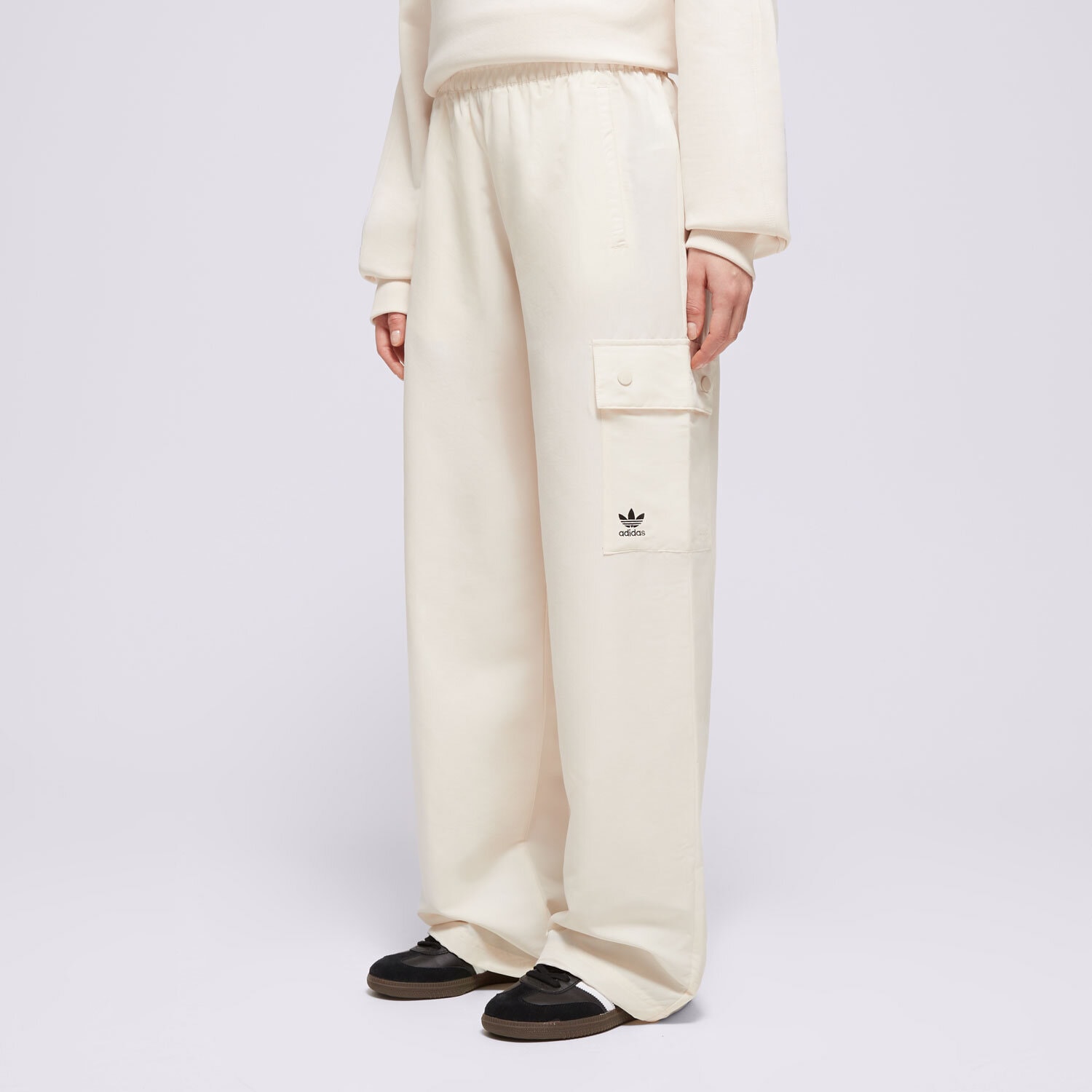 Spodnie sportowe damskie ADIDAS SPODNIE ESSENTIALS WOVEN CARGO IX9970 BEŻOWY