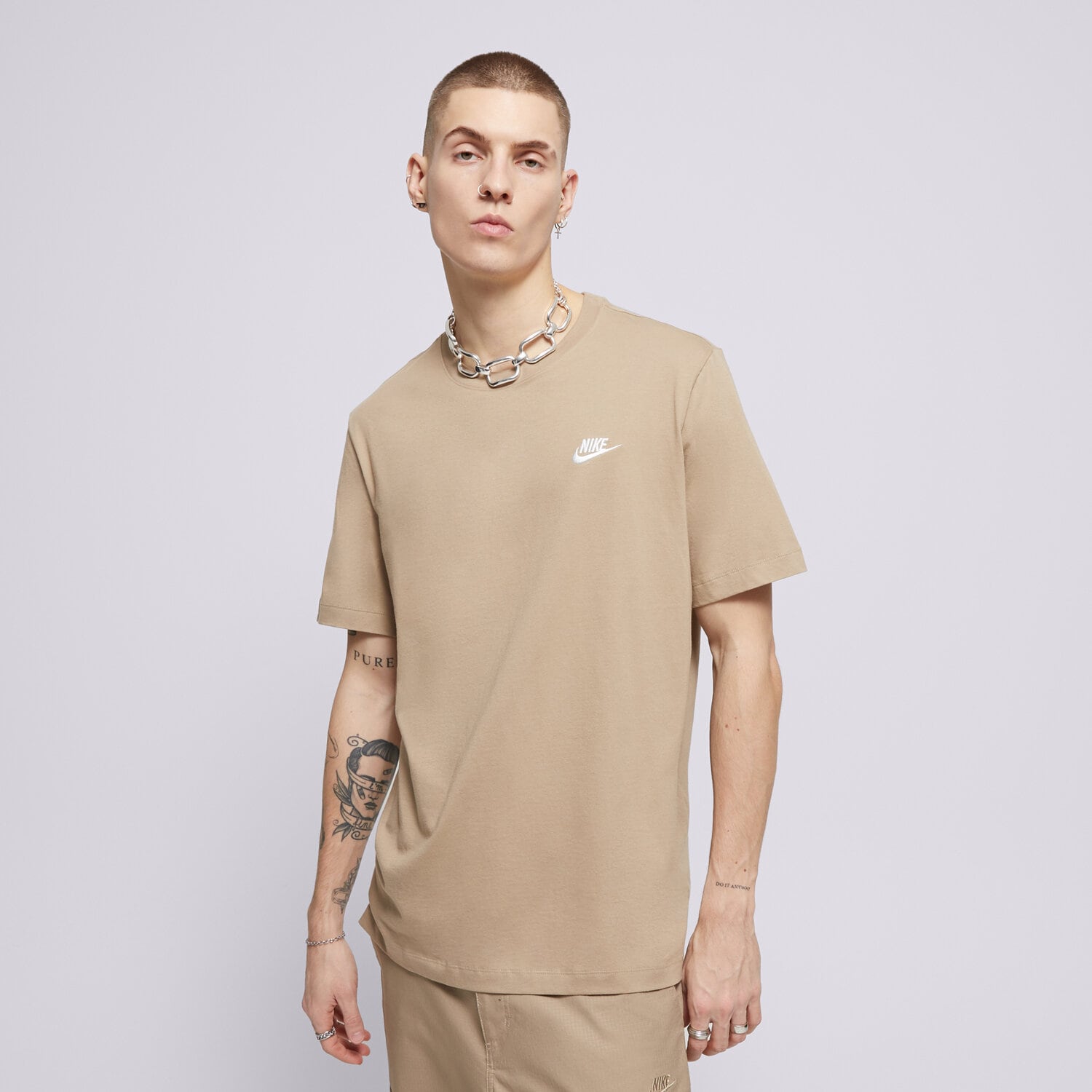 Koszulka, t-shirt sportowy męski NIKE T-SHIRT M NSW CLUB TEE AR4997-248 BEŻOWY