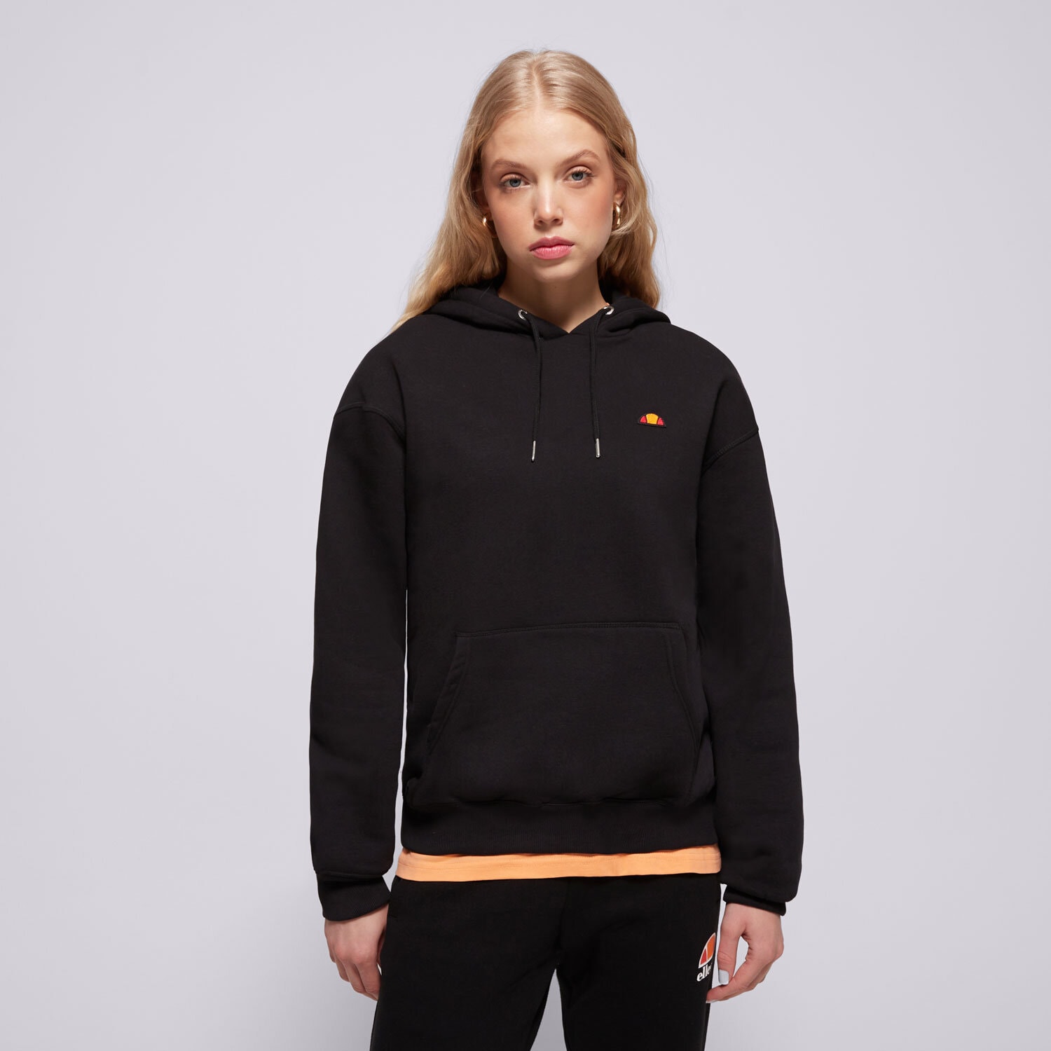 Bluza damska ELLESSE BLUZA Z KAPTUREM GIULOS OH HOODY BLK SMG22039011 CZARNY