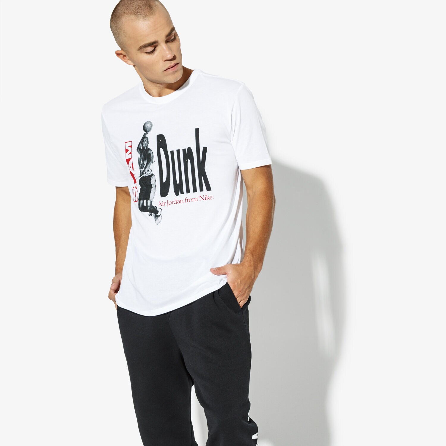 Koszulka, t-shirt sportowy męski JORDAN T-SHIRT SS JORDAN M JBSK TEE AIR PHOTO 939614-100 BIAŁY