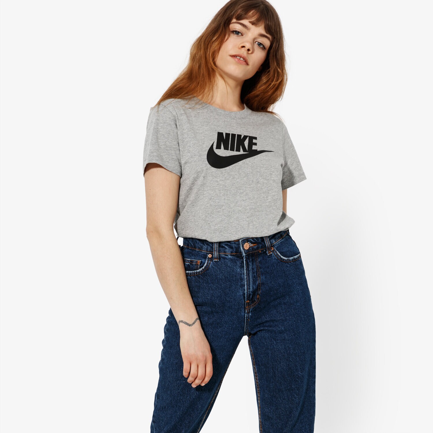 Koszulka, t-shirt damski NIKE T-SHIRT SS W NSW TEE ESSNTL ICON FUTURA SPORTSWEAR BV6169-063 SZARY