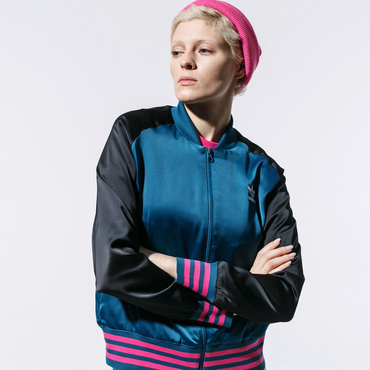 Kurtka zimowa damska ADIDAS KURTKA SATIN BOMBER TT ED4764 MULTICOLOR