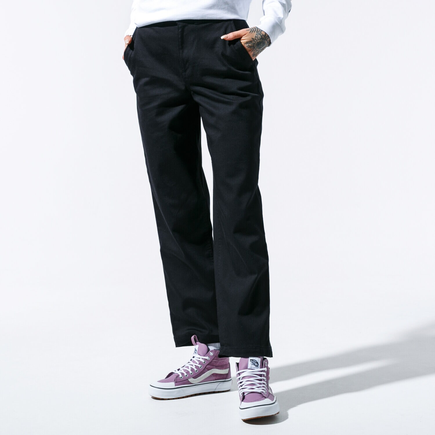 Spodnie sportowe damskie VANS SPODNIE WM AUTHENTIC CHINO WMN BLACK VN0A47SEBLK1 CZARNY