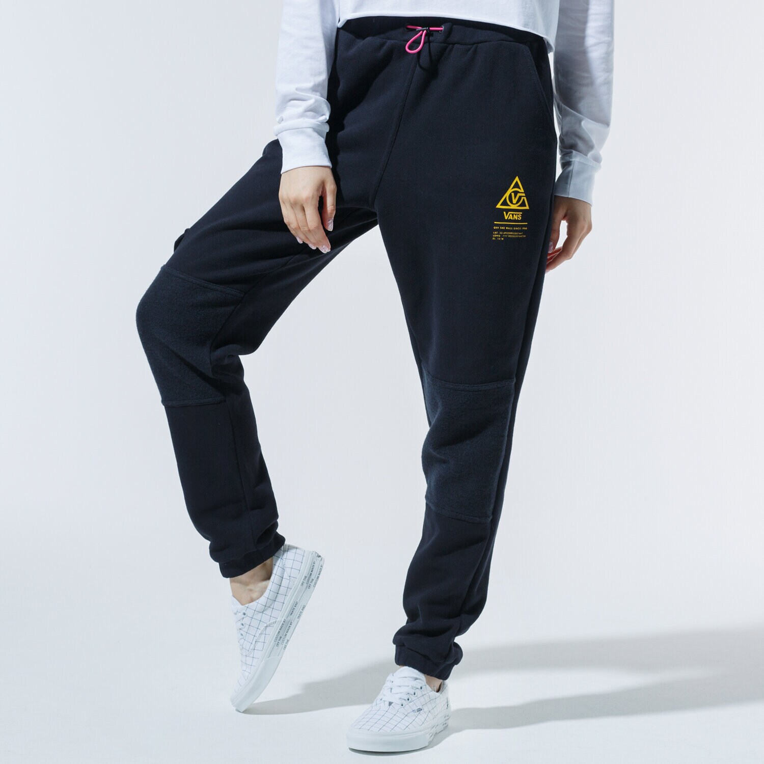 Spodnie sportowe damskie VANS SPODNIE 66 SUPPLY SWEATPANT VN0A4SD4BLK1 CZARNY