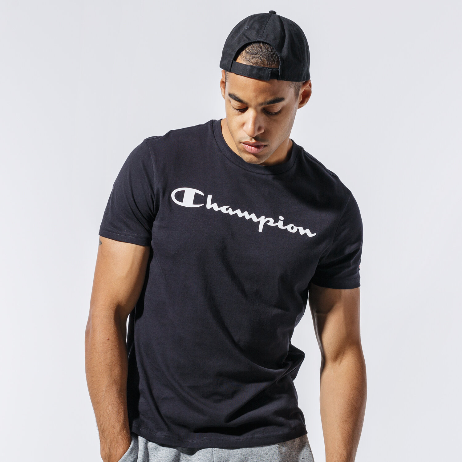 Koszulka, t-shirt sportowy męski CHAMPION T-SHIRT CREWNECK T-SHIRT 214747KK001 CZARNY