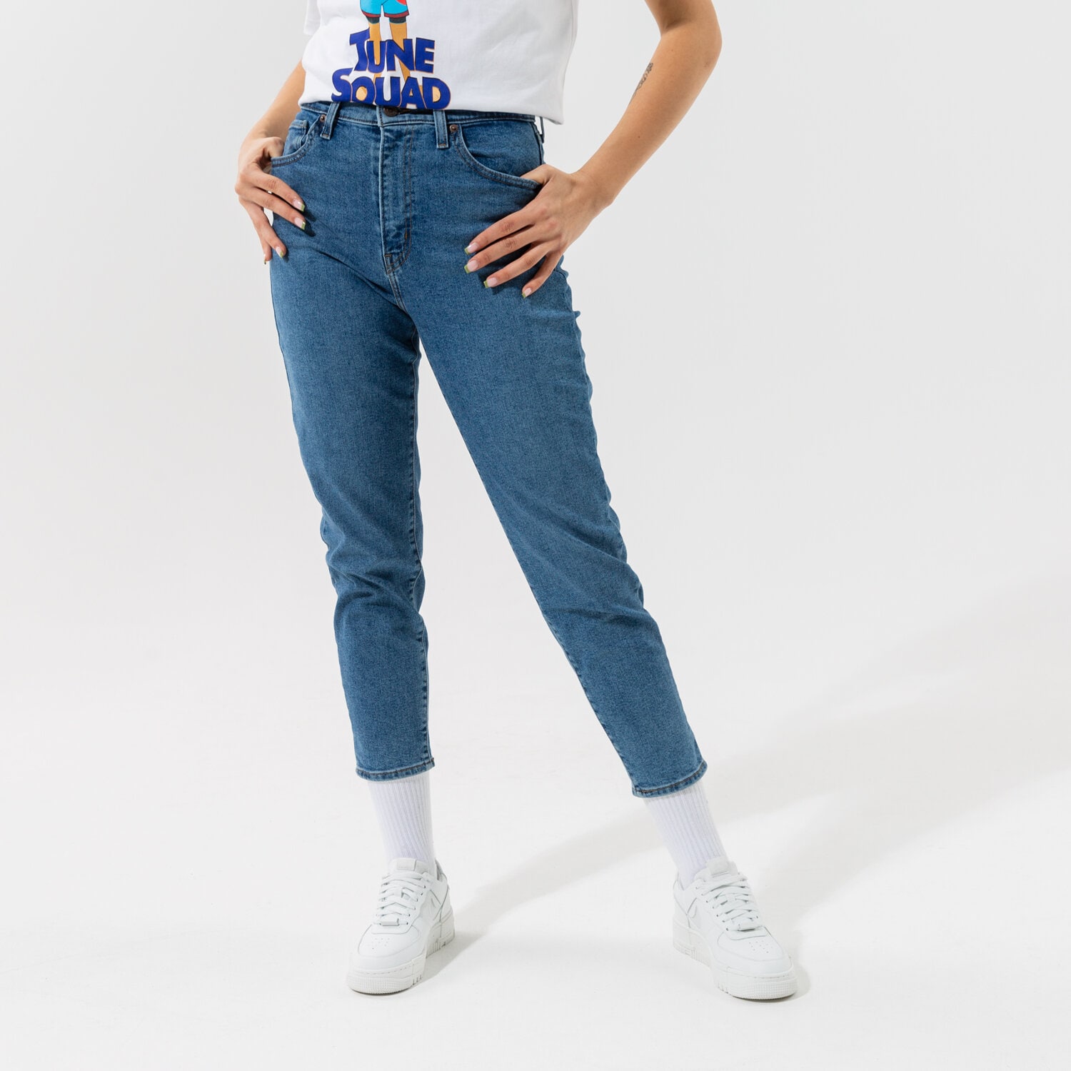 Spodnie sportowe damskie LEVI'S SPODNIE HIGH WAISTED MOM JEAN 26986-0008 NIEBIESKI