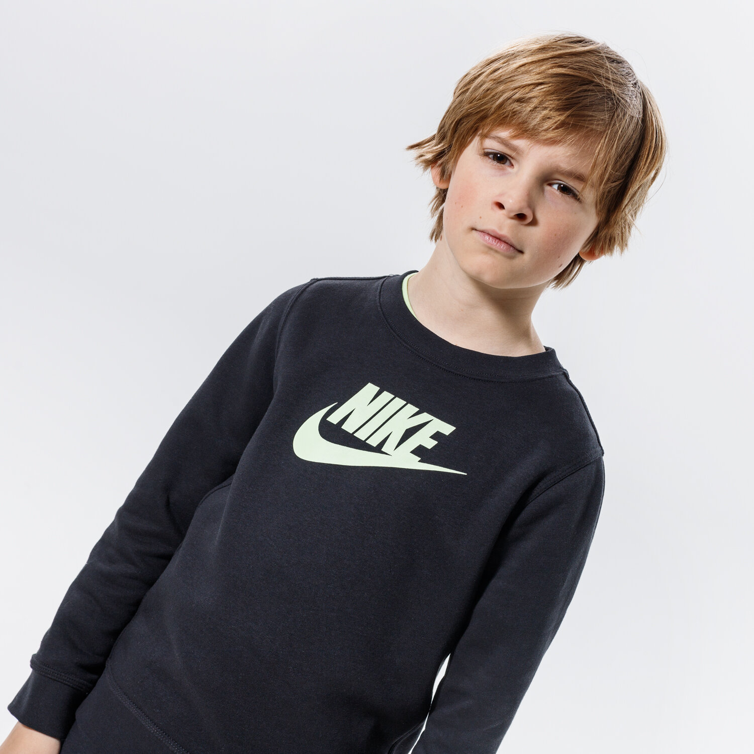 Sportowa bluza dziecięca NIKE BLUZA SPORTSWEAR CLUB FLEECE BOY CV9297-013 CZARNY