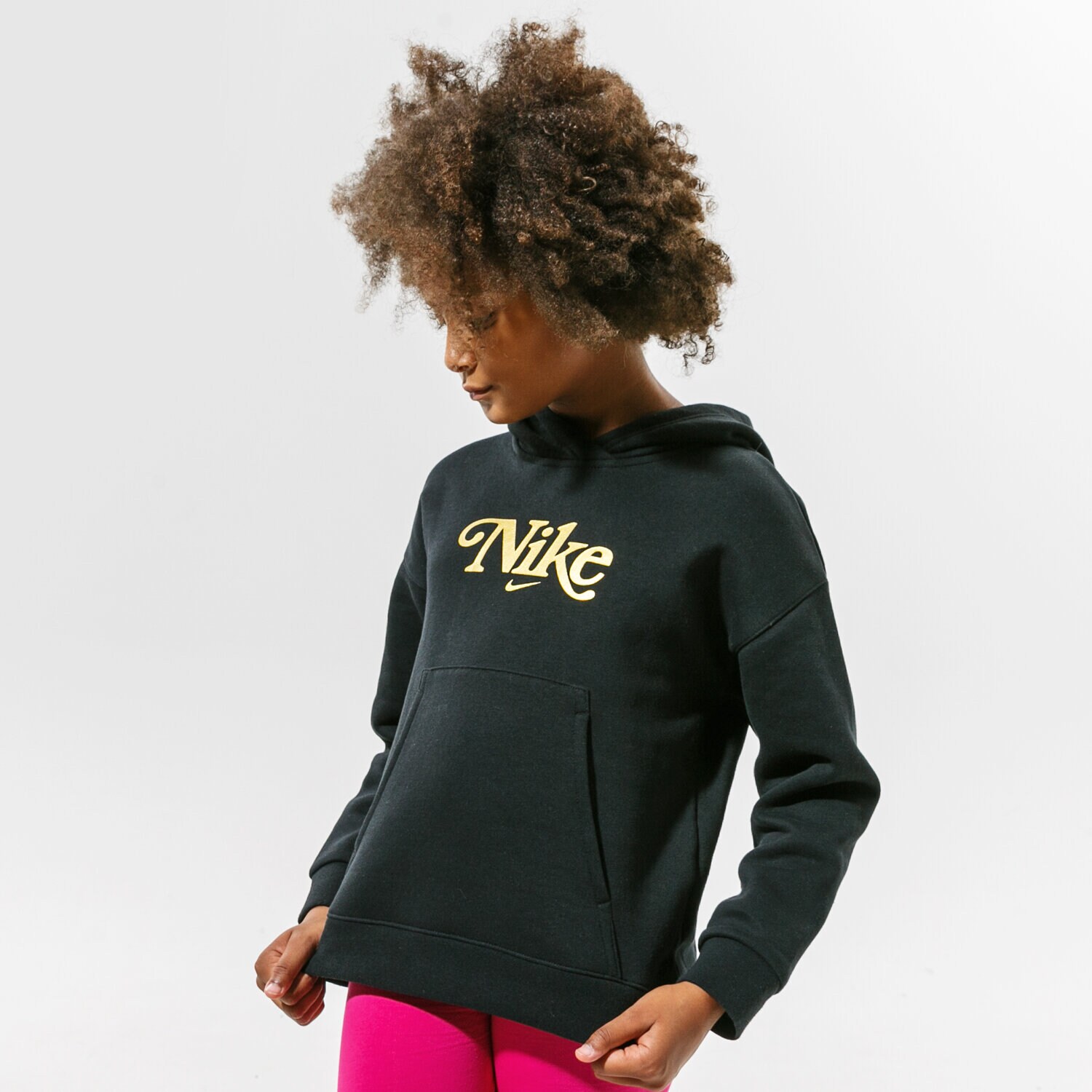 Sportowa bluza dziecięca NIKE BLUZA Z KAPTUREM SPORTSWEAR SPORTSWEAR CLUB FLEECE DC7097-010 CZARNY