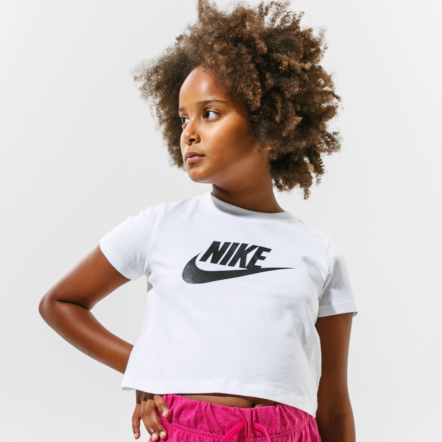 Koszulka, t-shirt dla dzieci NIKE T-SHIRT SPORTSWEAR GIRL DA6925-102 BIAŁY
