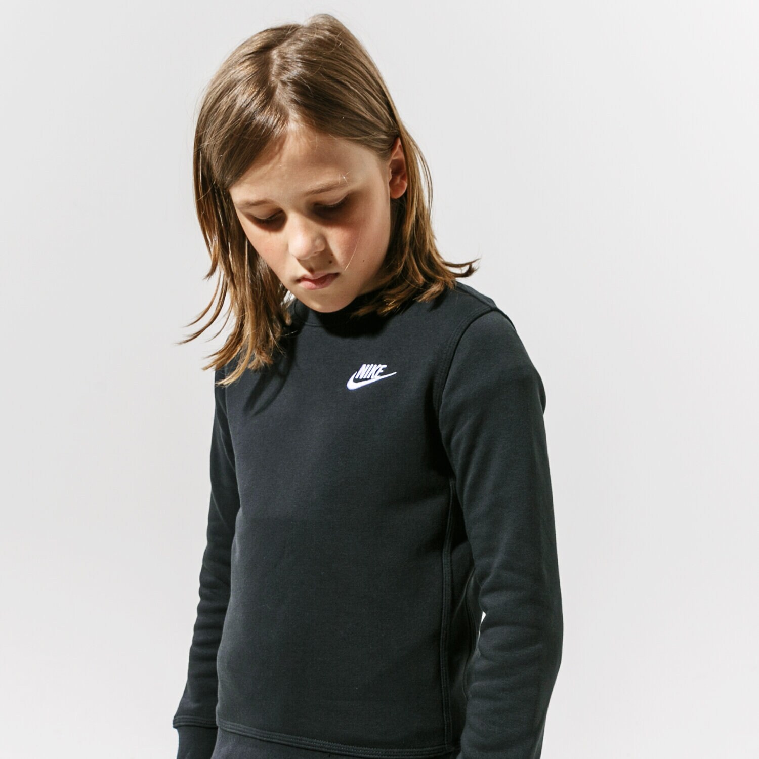Sportowa bluza dziecięca NIKE BLUZA SPORTSWEAR BOY DA0861-010 CZARNY