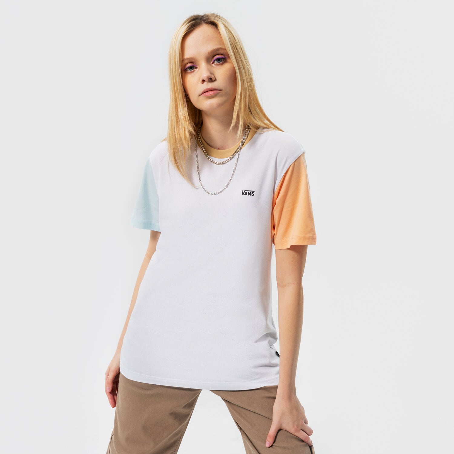 Koszulka, t-shirt damski VANS T-SHIRT LEFT CHEST COLORBLOCK EM VN0A7RSQWTM1 BIAŁY