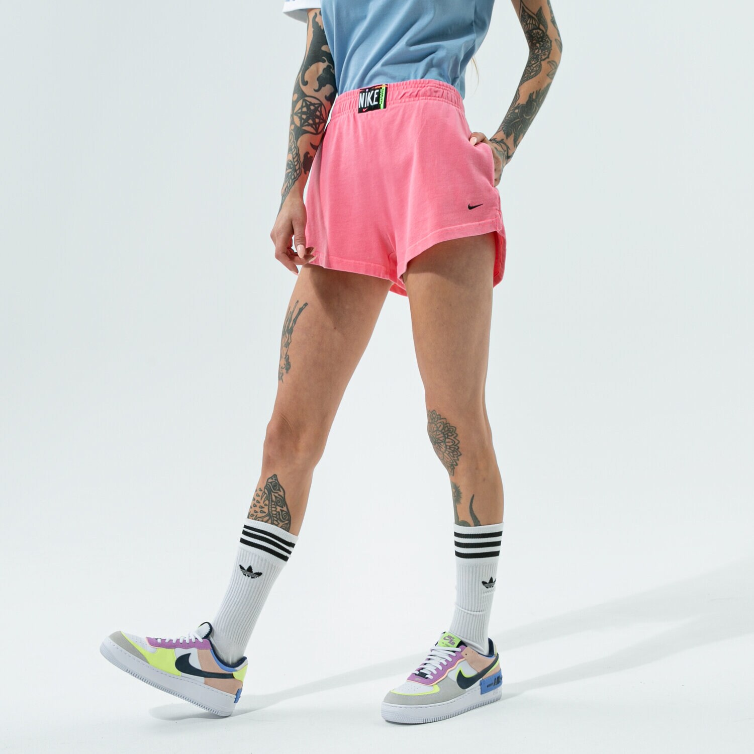 Krótkie spodenki, szorty damskie NIKE SZORTY W NSW WASH SHORT HR CZ9856-675 RÓŻOWY