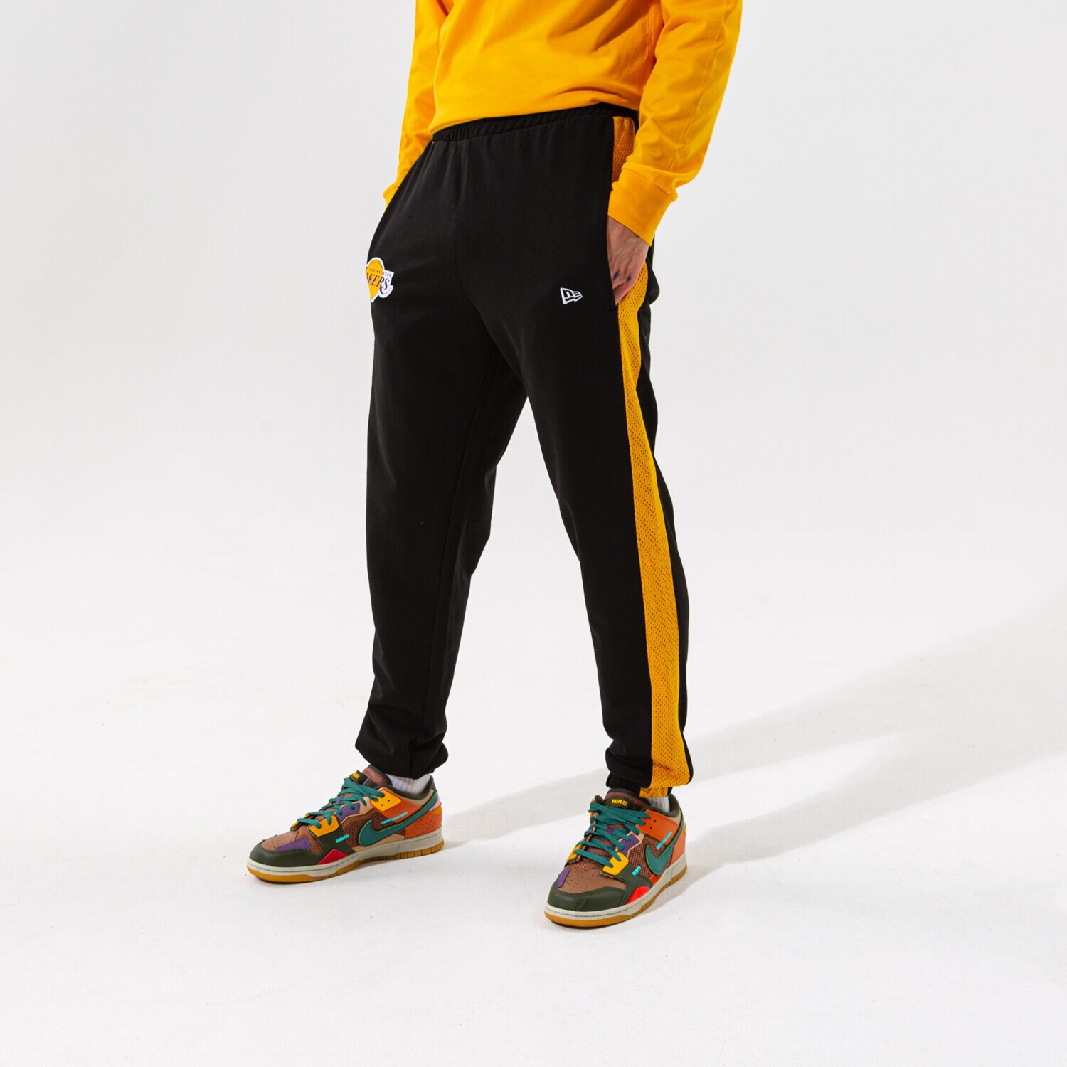 Spodnie sportowe męskie NEW ERA SPODNIE NBA TEAM LOGO JOGGER LOSLAK BLK 12827206 CZARNY