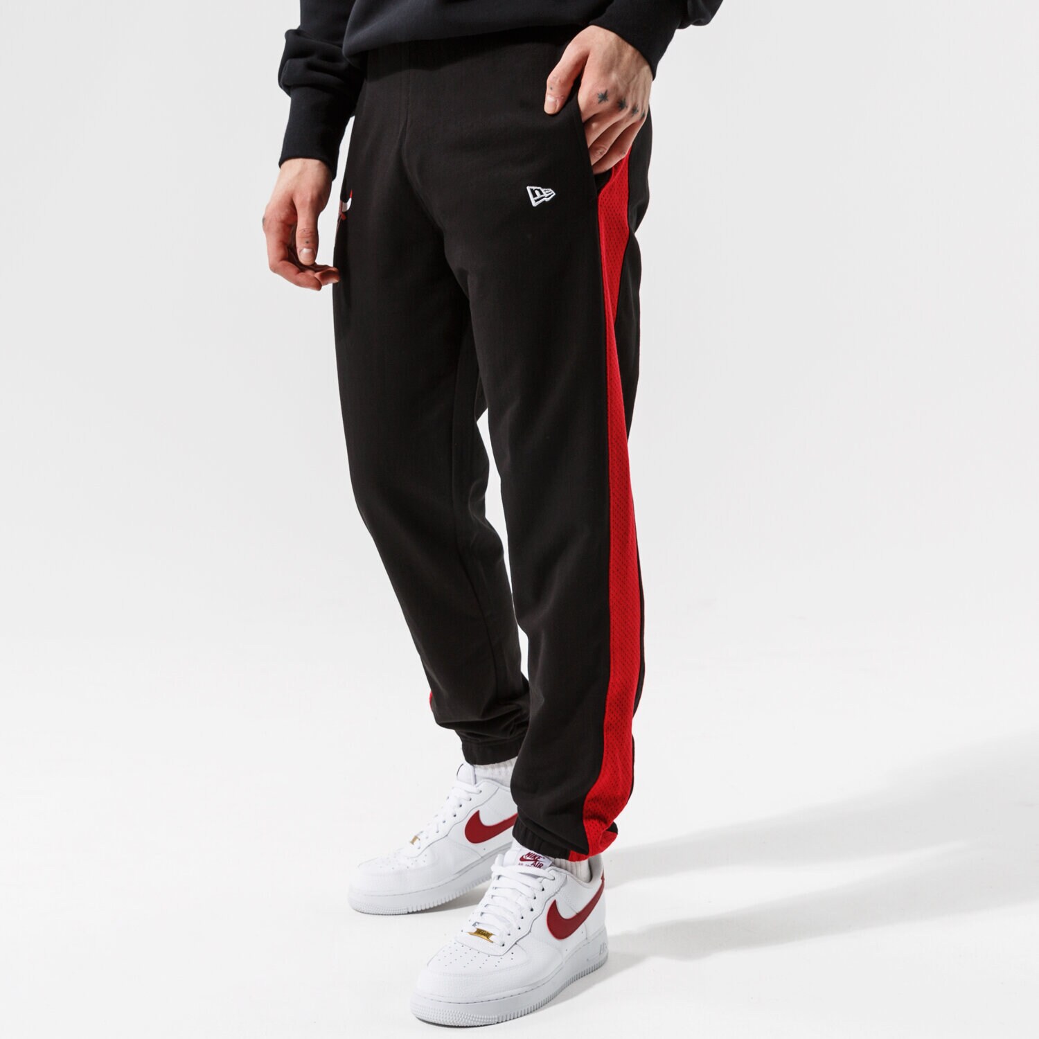 Spodnie sportowe męskie NEW ERA SPODNIE NBA TEAM LOGO JOGGER CHIBUL BLK 12827207 CZARNY