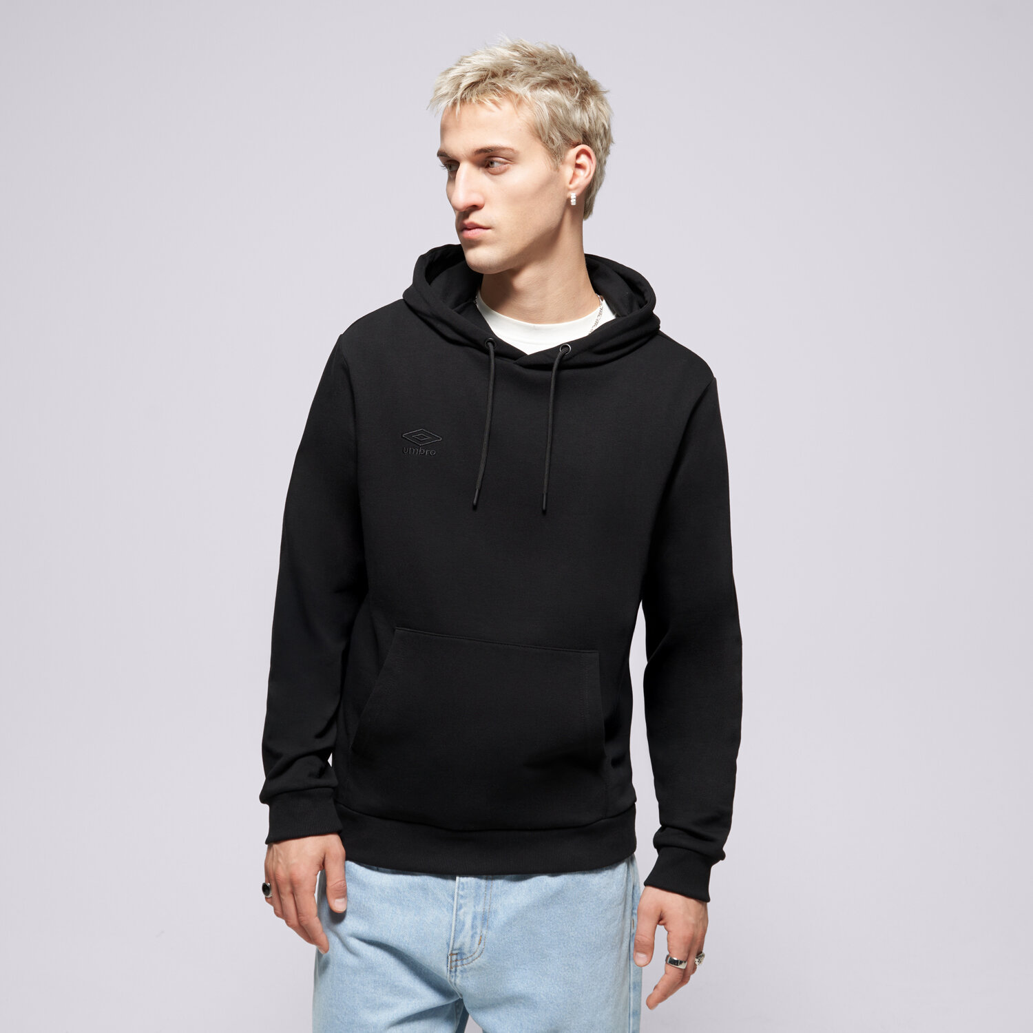Bluza męska UMBRO BLUZA Z KAPTUREM UMBRO BLUZA BUHO UL321BLM91001 CZARNY