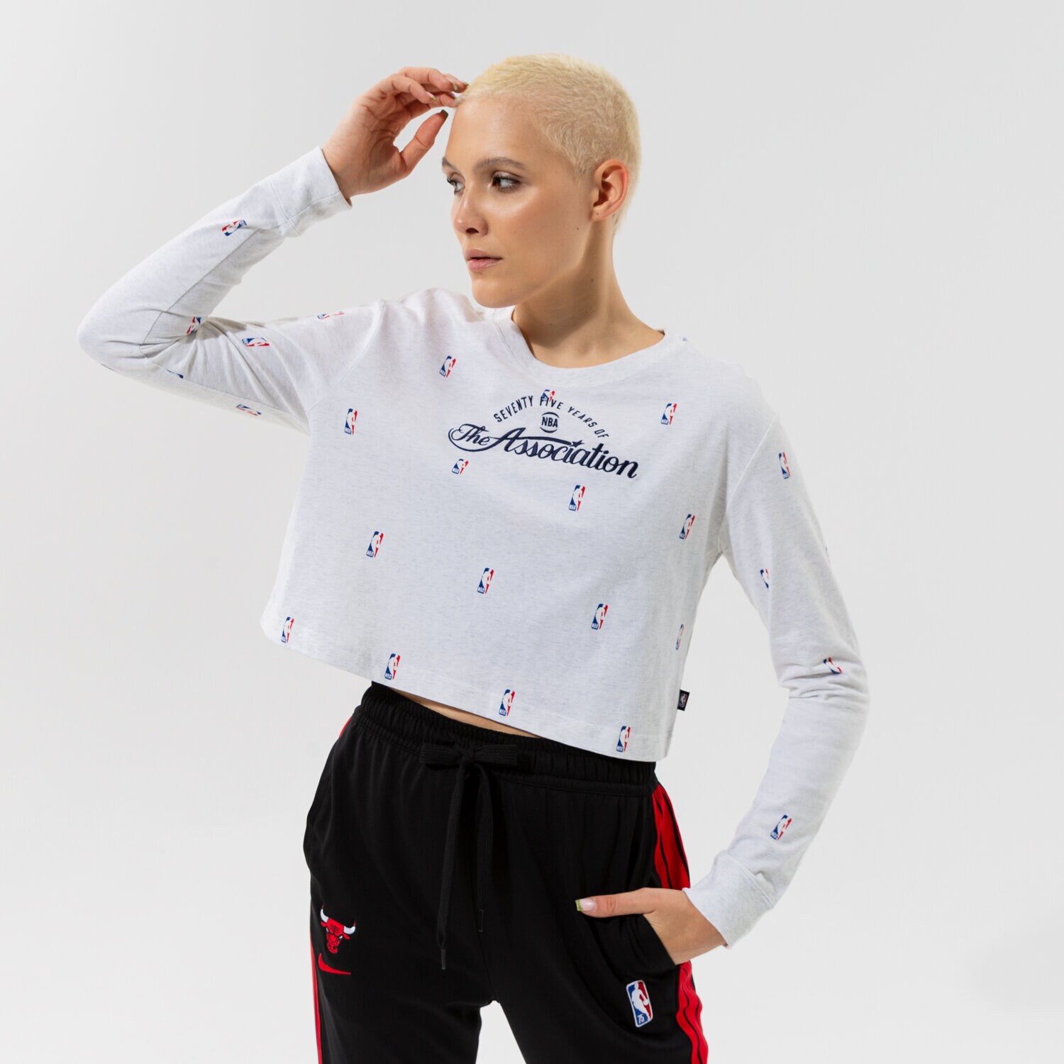 Koszulka, t-shirt damski NIKE T-SHIRT N31 W NK CTS CROP LS TEE NBA DA6810-051 SZARY