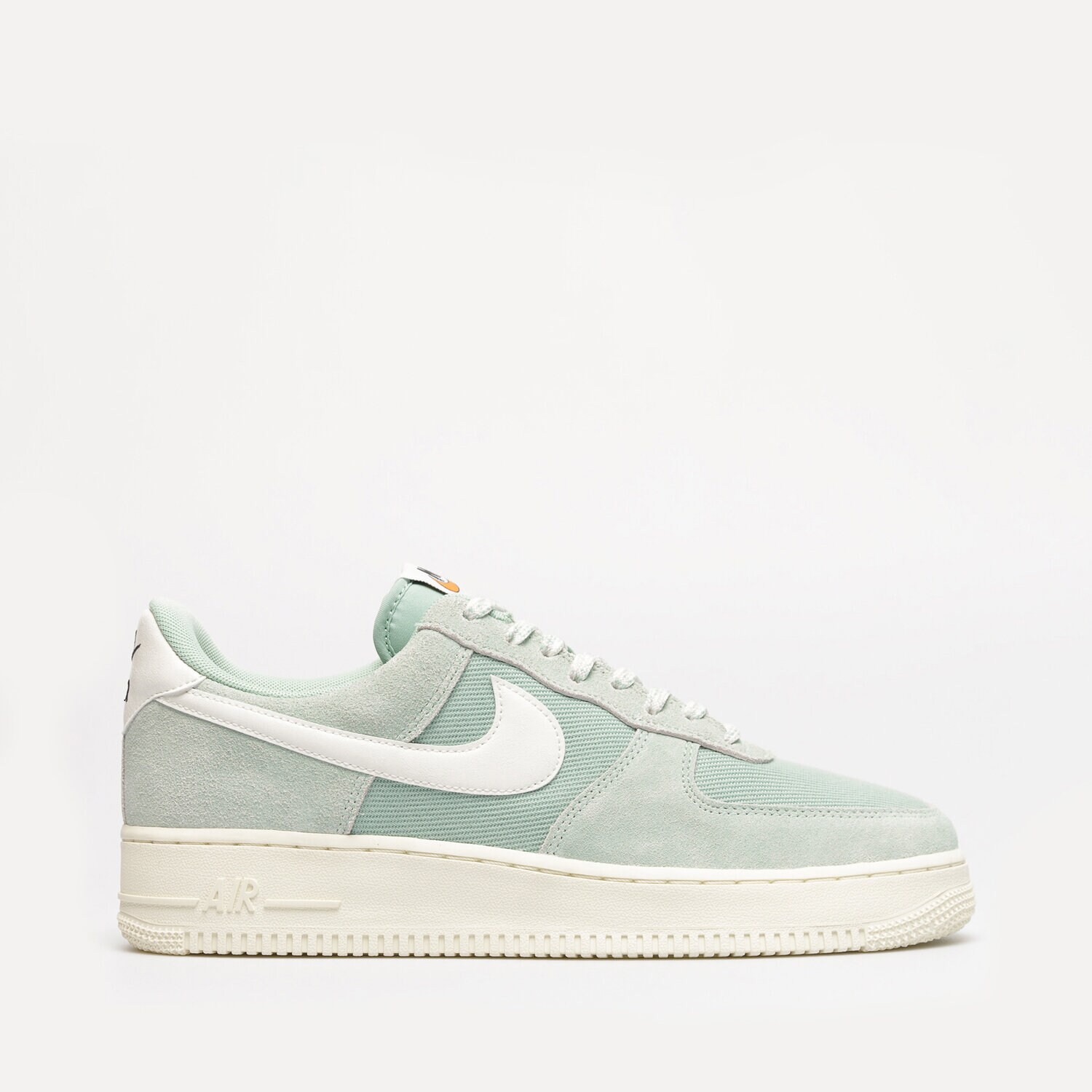 Buty sneakersy męskie NIKE AIR FORCE 1 '07 LV8 DO9801-300 ZIELONY