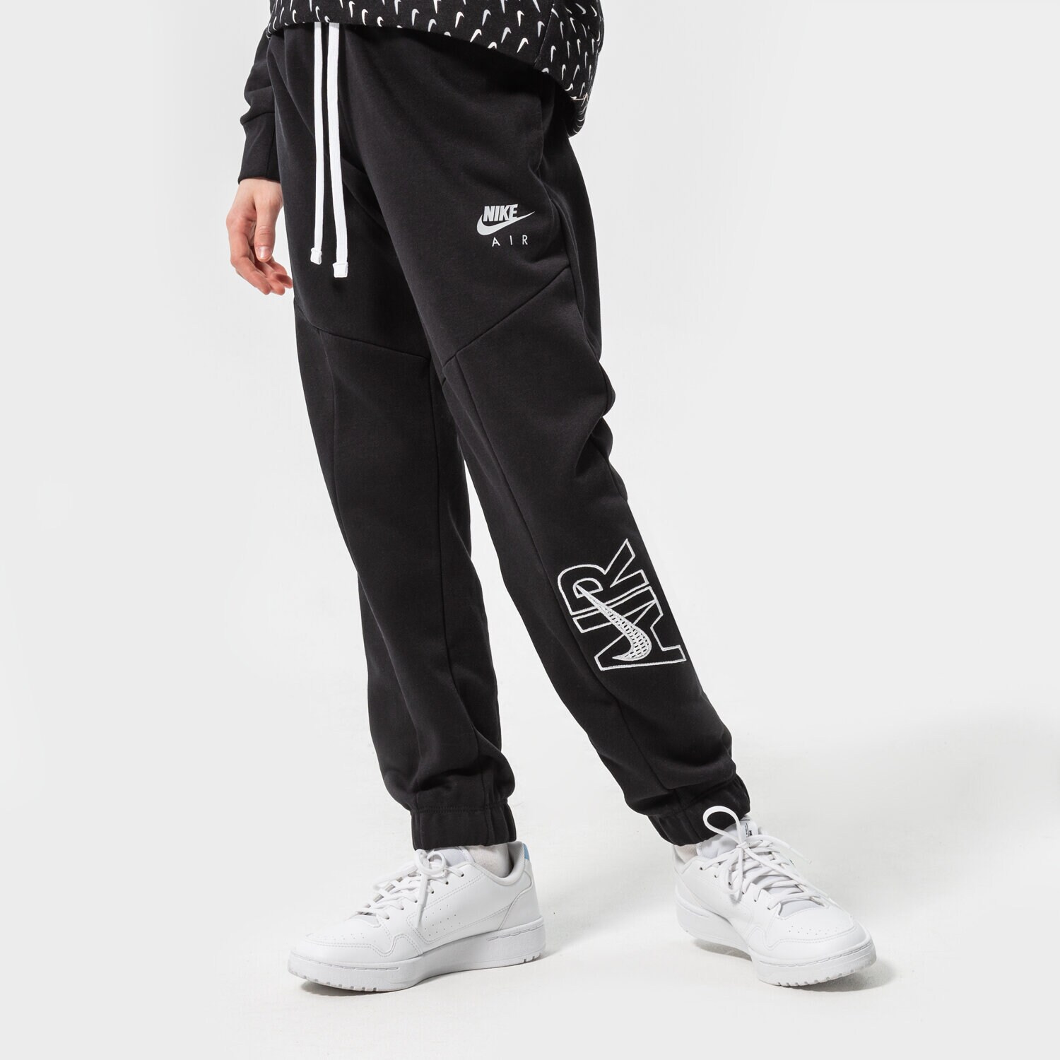 Sportowe spodnie dziecięce NIKE SPODNIE G NSW AIR FT PANT GIRL DM8373-010 CZARNY