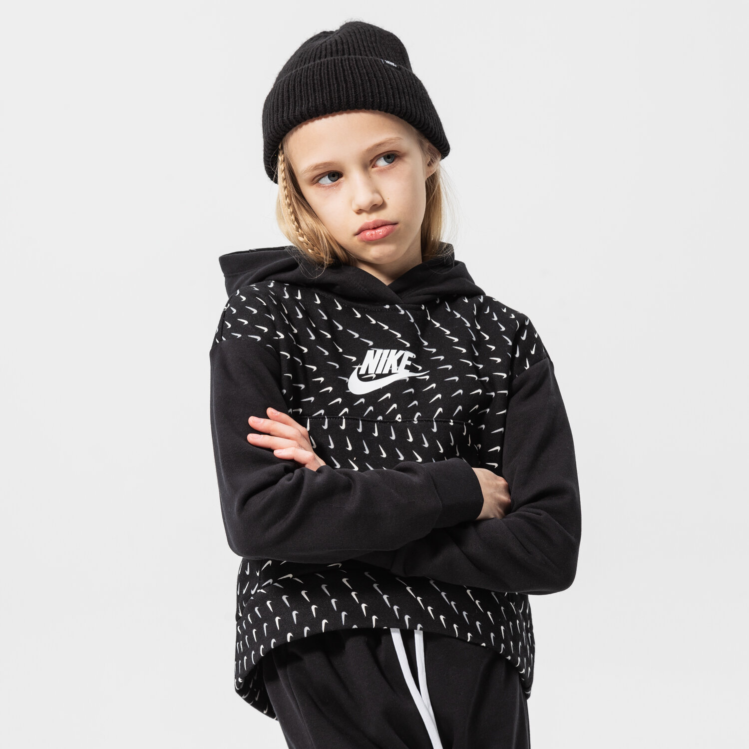 Sportowa bluza dziecięca NIKE BLUZA Z KAPTUREM G NSW FLC AOP HOODIE GIRL DM8231-010 CZARNY