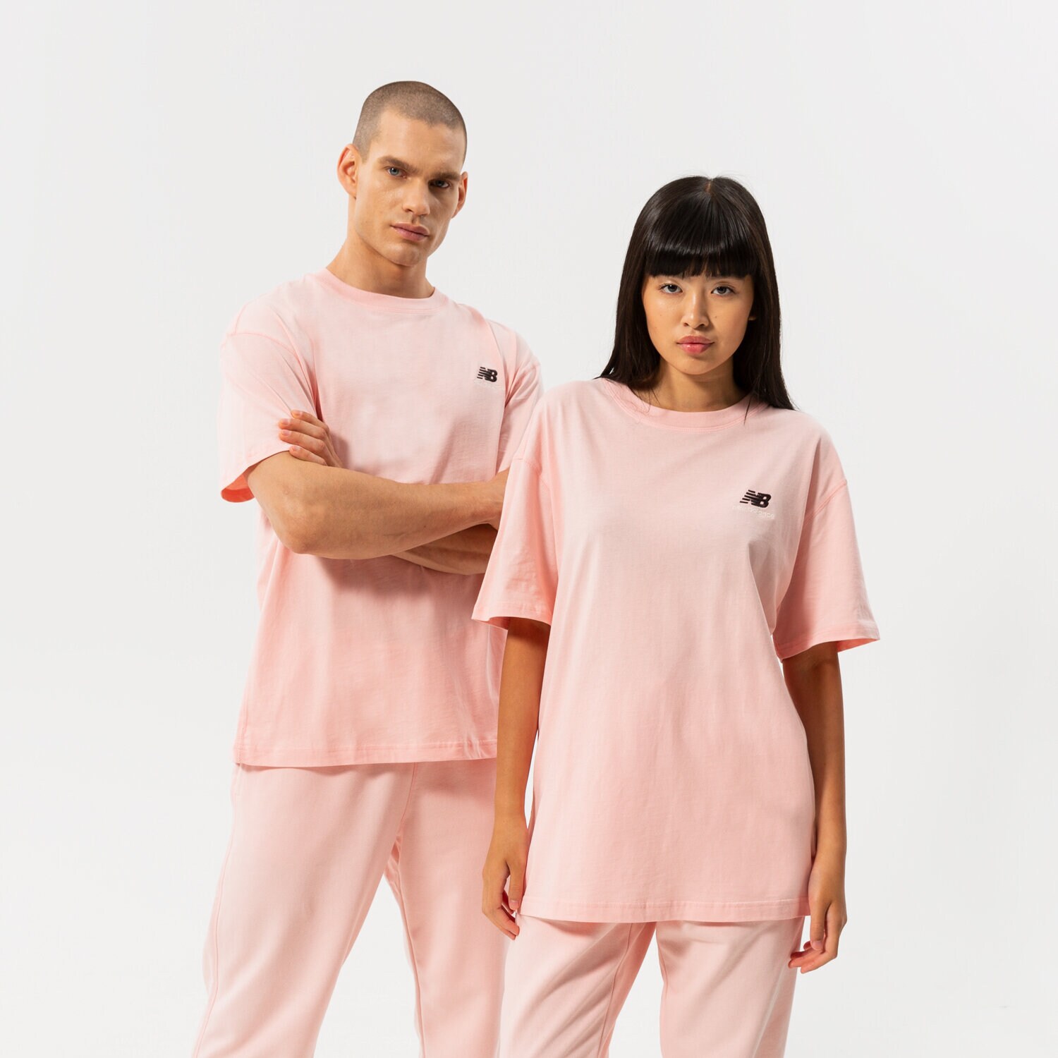 Koszulka, t-shirt damski NEW BALANCE T-SHIRT NB ESSENTIALS UNI-SSENTIALS TEE UT21503PIE RÓŻOWY