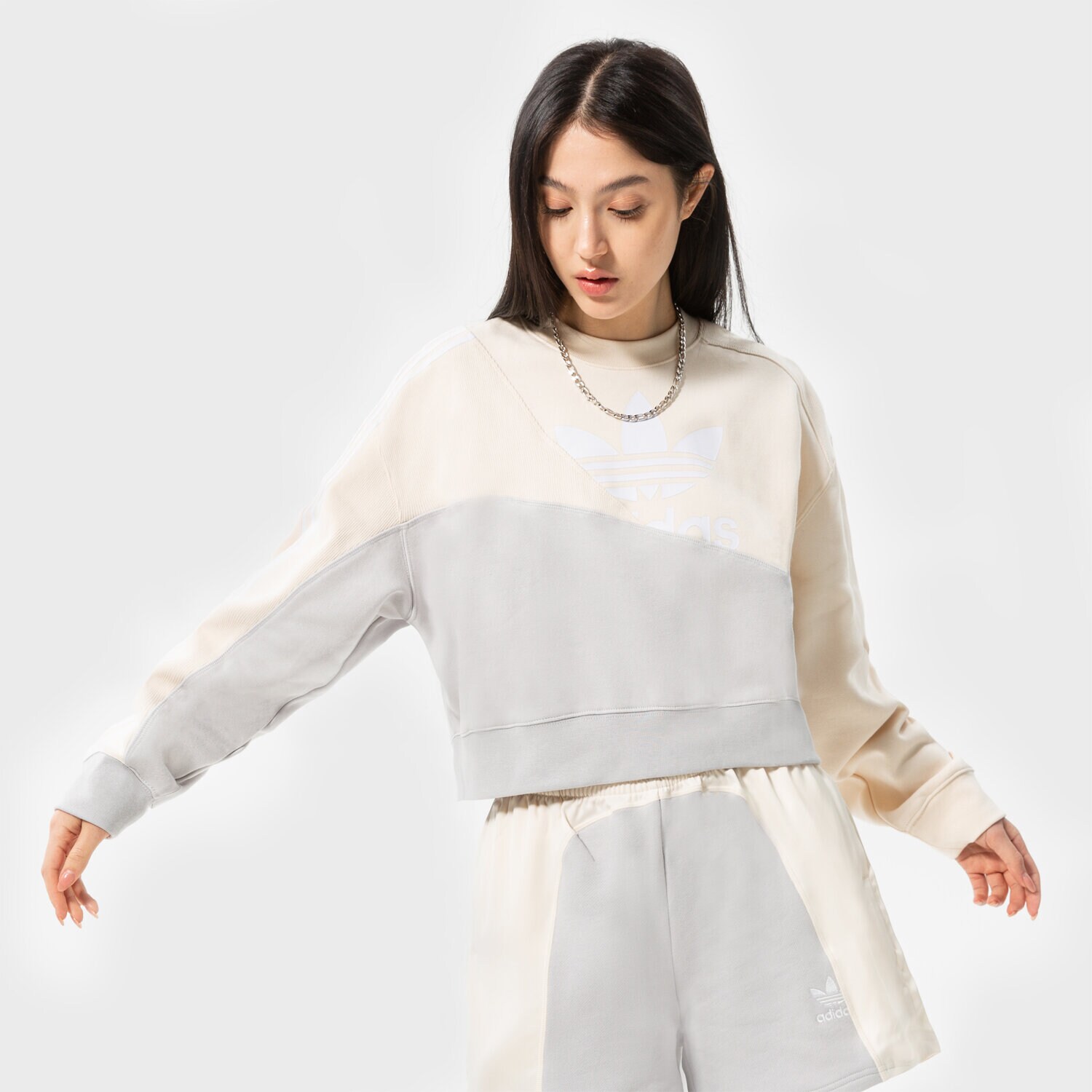 Bluza damska ADIDAS BLUZA SWEATSHIRT HC7055 SZARY