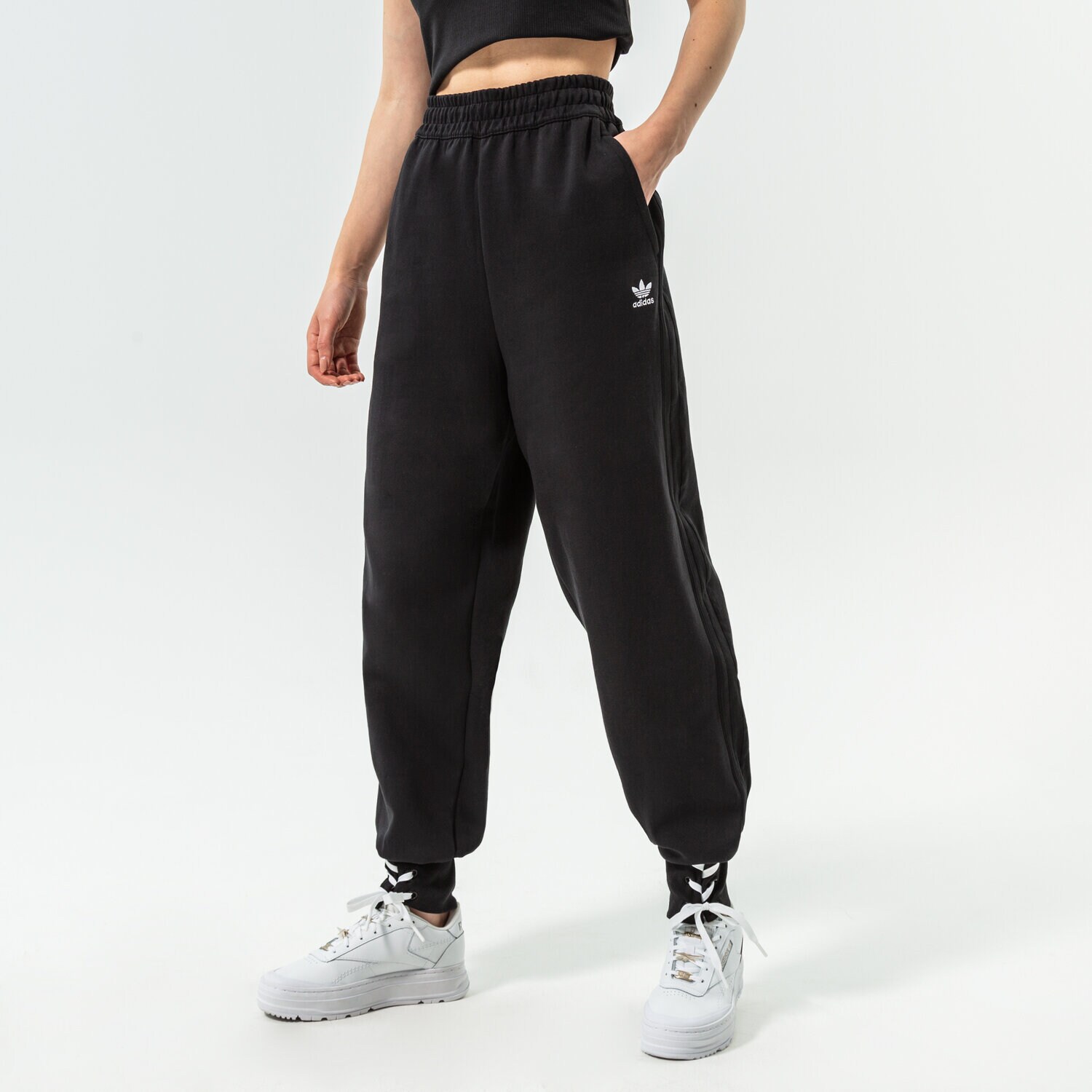 Spodnie sportowe damskie ADIDAS SPODNIE CUFFED PANT HK5064 CZARNY