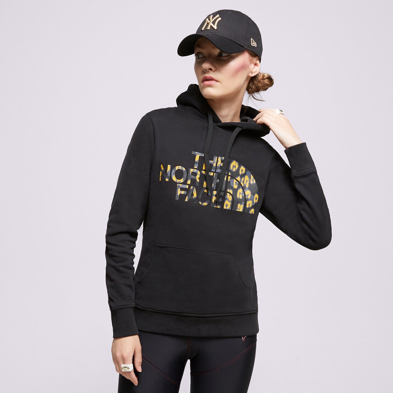 Bluza damska THE NORTH FACE BLUZA Z KAPTUREM NF0A4M7C NF0A4M7C-39Y CZARNY