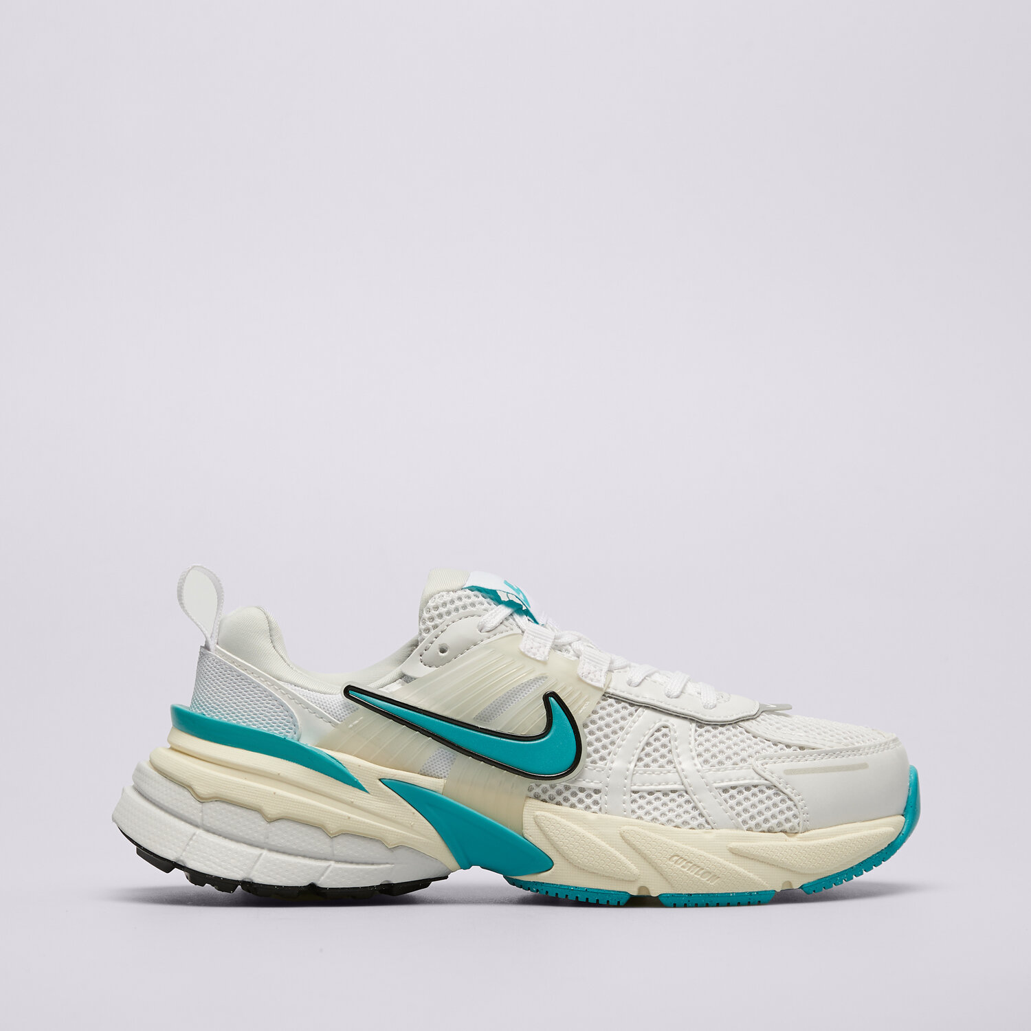 Buty sneakersy damskie NIKE V2K RUN FD0736-105 BIAŁY