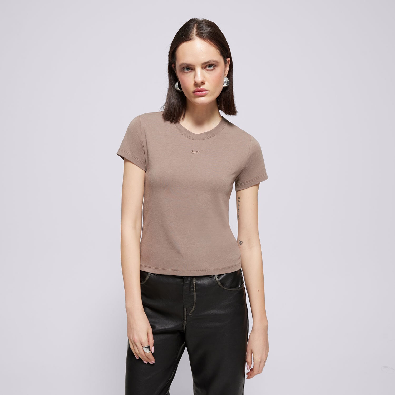Koszulka, t-shirt damski NIKE T-SHIRT W NSW NK CHLL KNT MD CRP FV5508-233 BRĄZOWY