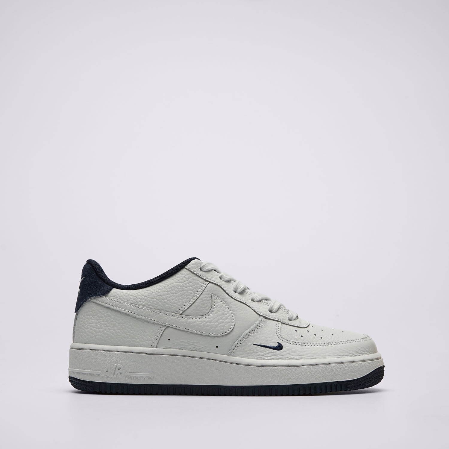 Buty sneakersy dla dzieci NIKE AIR FORCE 1 HF0952-001 BIAŁY