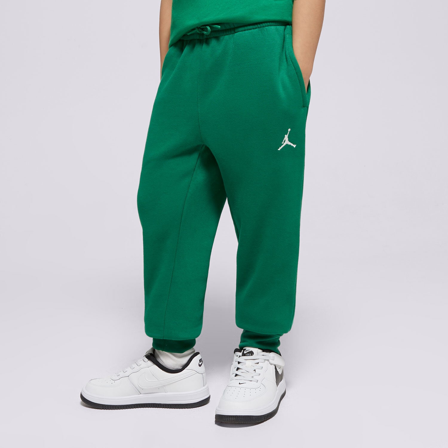 Sportowe spodnie dziecięce JORDAN SPODNIE JDB JDB MJ BROOKLYN FLC ESS PA BOY 9BD234-E1P ZIELONY