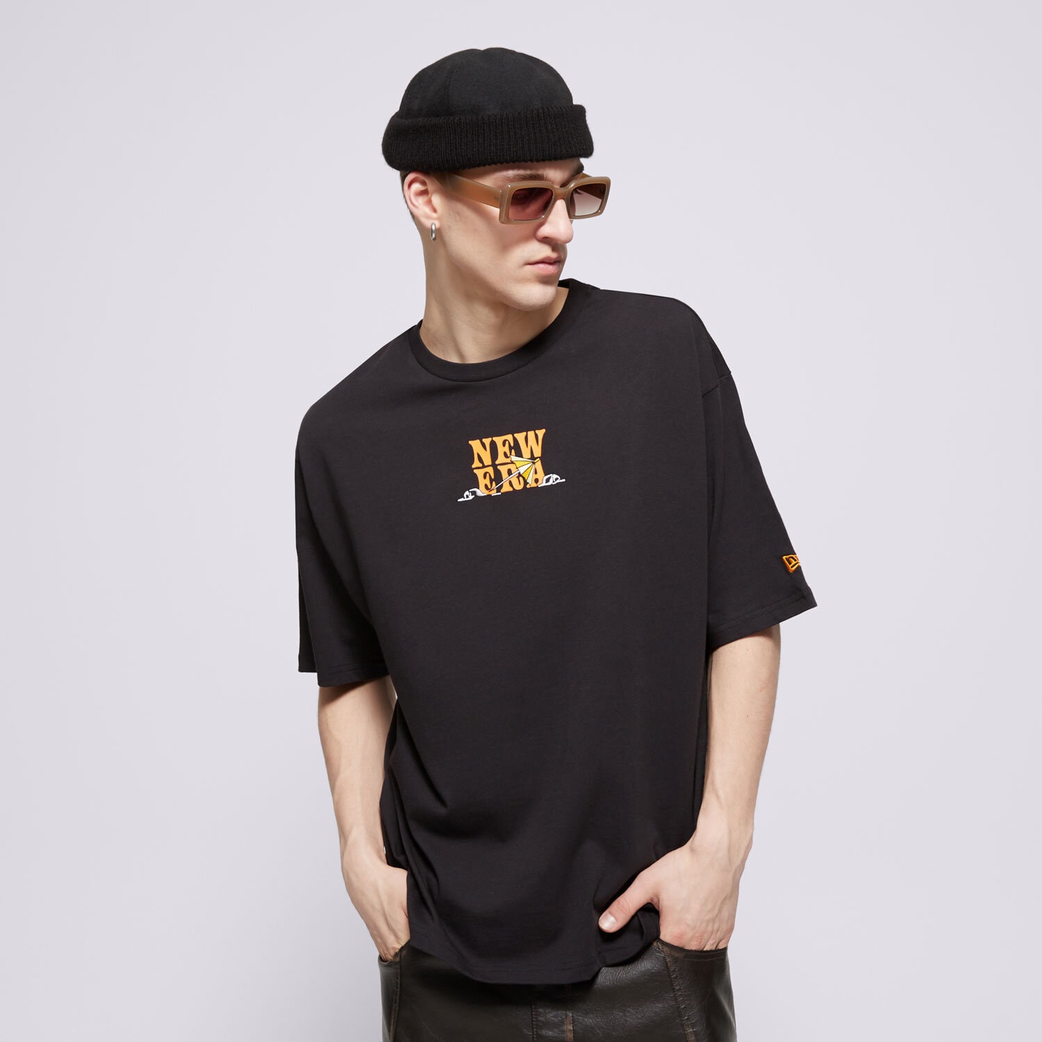 Koszulka, t-shirt sportowy męski NEW ERA T-SHIRT NE DRINK GRAPHIC OS NONE 60596305 CZARNY