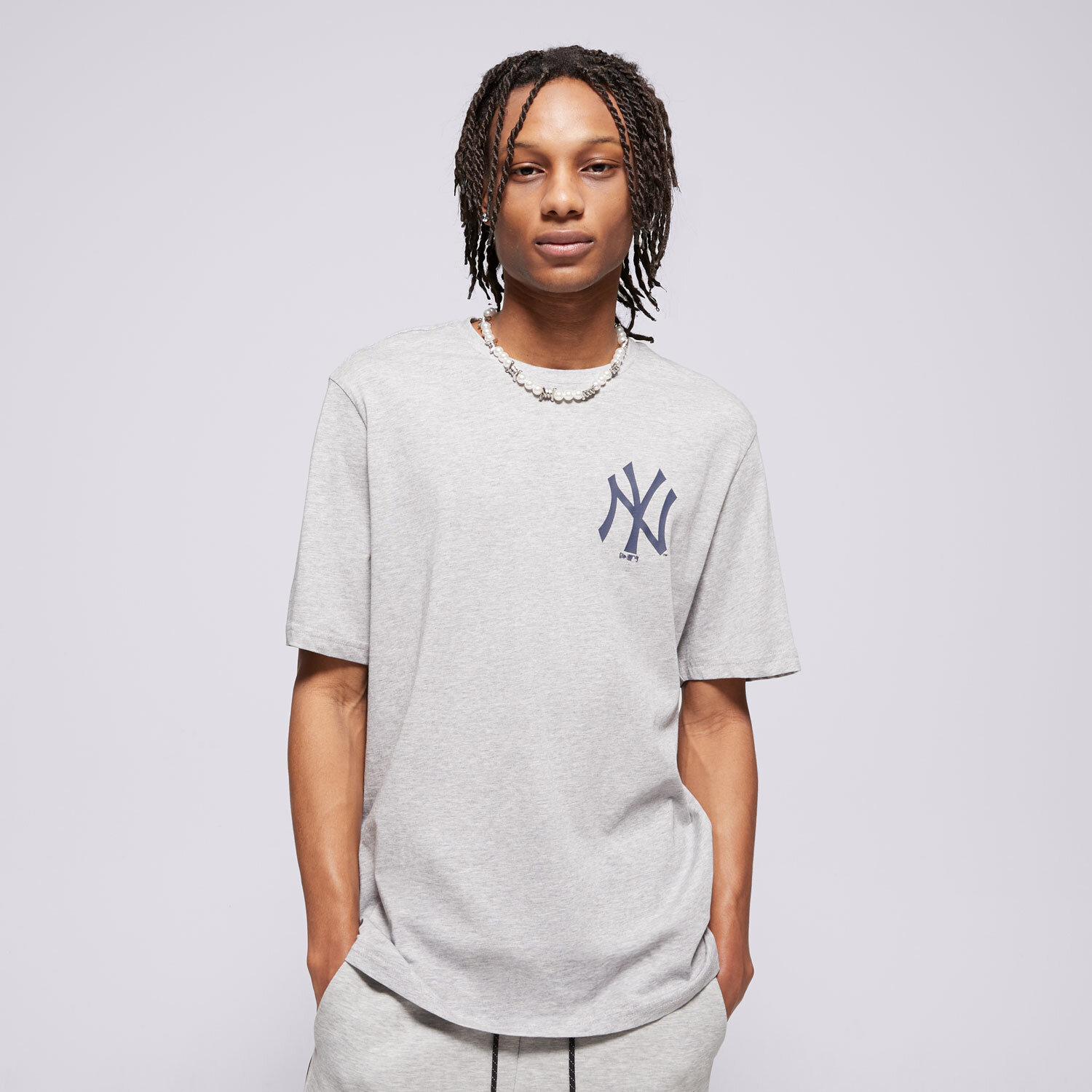 Koszulka, t-shirt sportowy męski NEW ERA T-SHIRT MLB PENNANT NYY NEW YORK YANKEES 60596204 SZARY