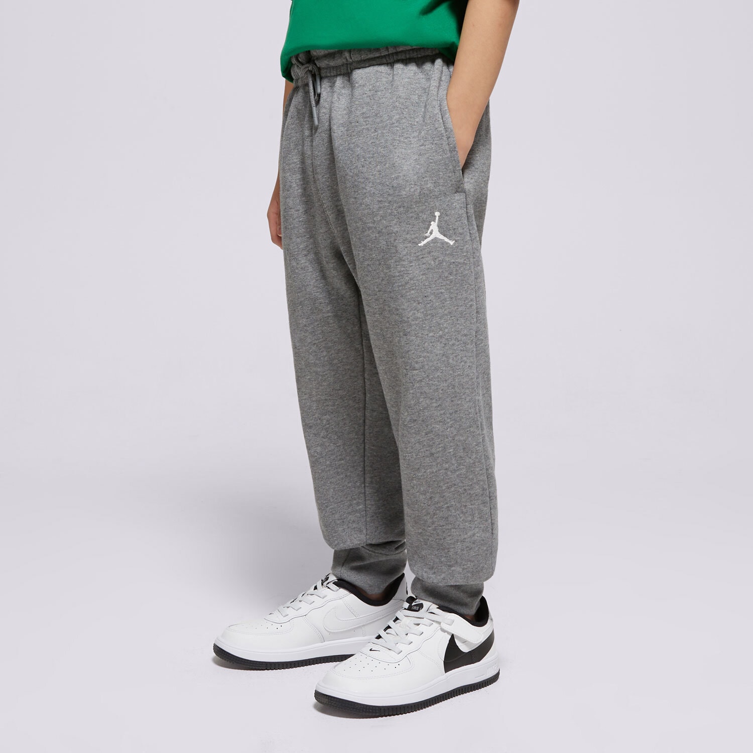 Sportowe spodnie dziecięce JORDAN SPODNIE MJ BROOKLYN FLC ESS PANT BOY 9BD234-GEH SZARY