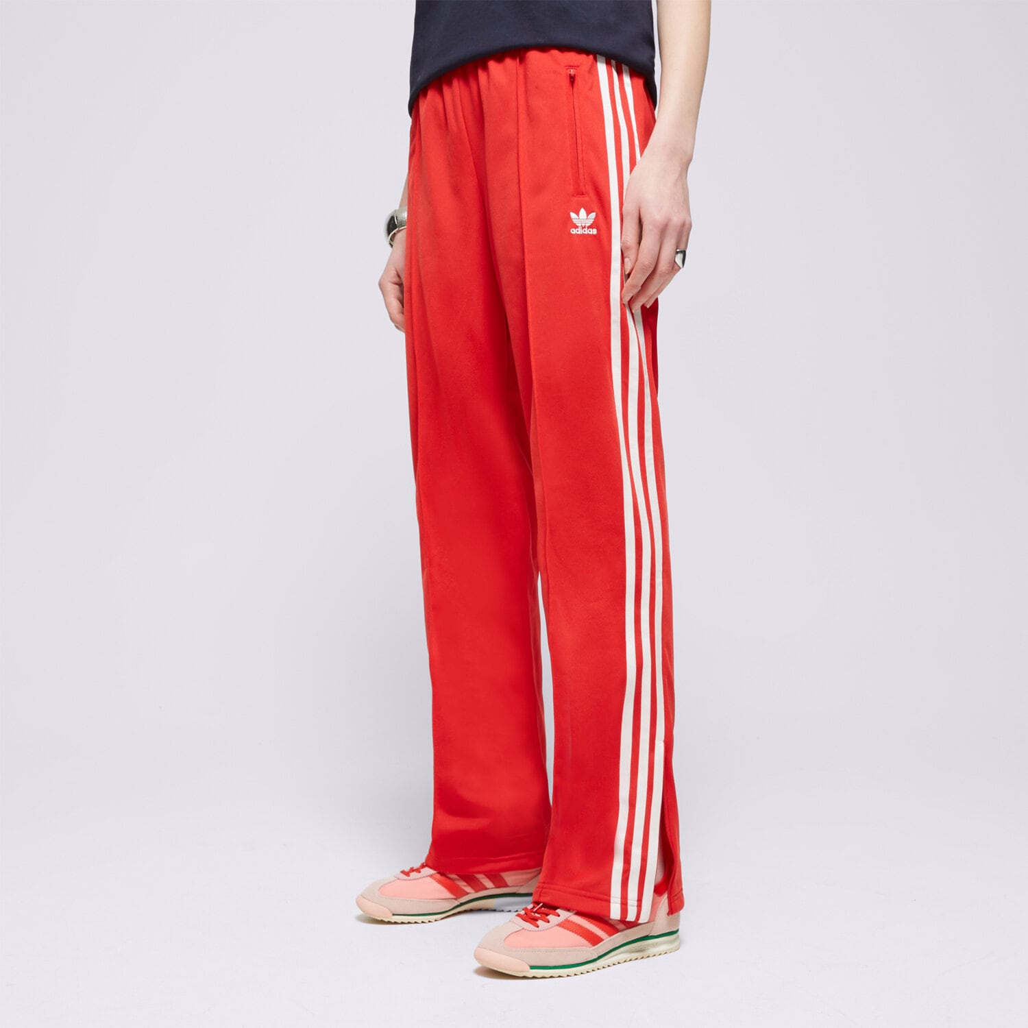 Spodnie sportowe damskie ADIDAS SPODNIE FIREBIRD TP IR8081 CZERWONY