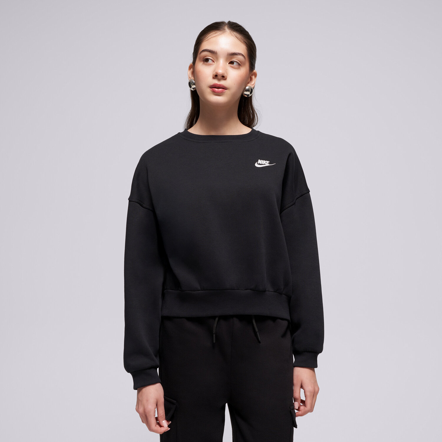 Sportowa bluza dziecięca NIKE BLUZA G NSW CLUB FLC BXY CRW LBR GIRL FZ9244-010 CZARNY