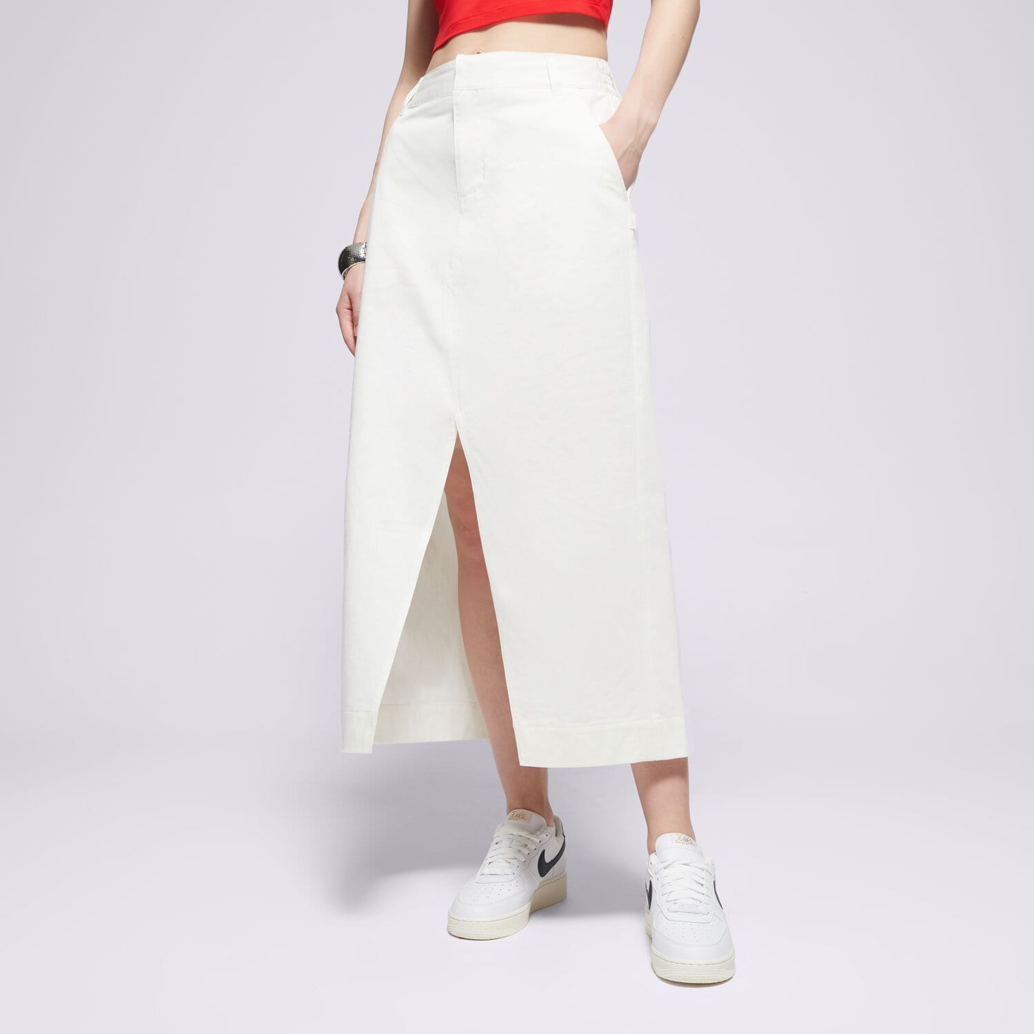 Modna sukienka sportowa NIKE SPÓDNICZKA NSW CLLCTN TWILL SKIRT FRWY HQ8022-133 KREMOWY
