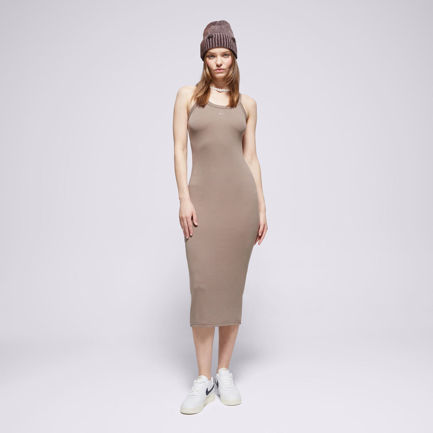 Modna sukienka sportowa NIKE SUKIENKA W NSW NK CHLL KNT MRIB TNK DRS HJ0710-233 BRĄZOWY