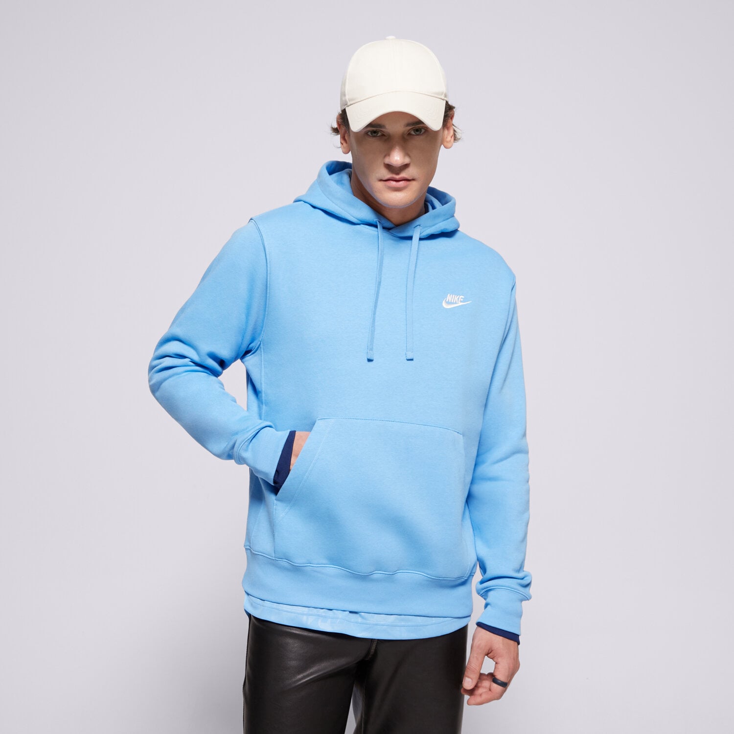 Bluza męska NIKE BLUZA Z KAPTUREM NIKE SPORTSWEAR CLUB FLEECE BV2654-412 NIEBIESKI